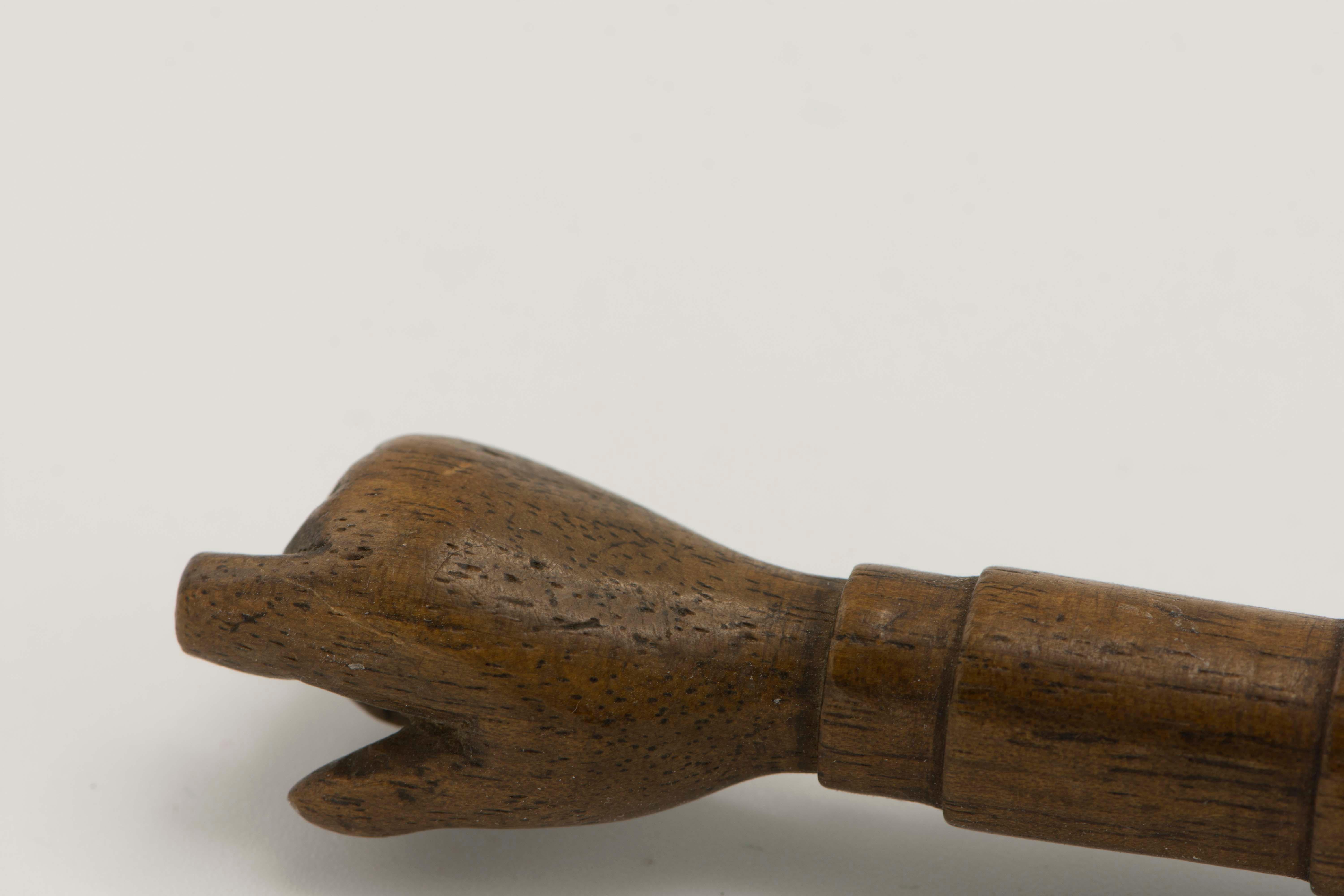 Hand-Carved Late 19th Century German Wooden Torah Pointer For Sale