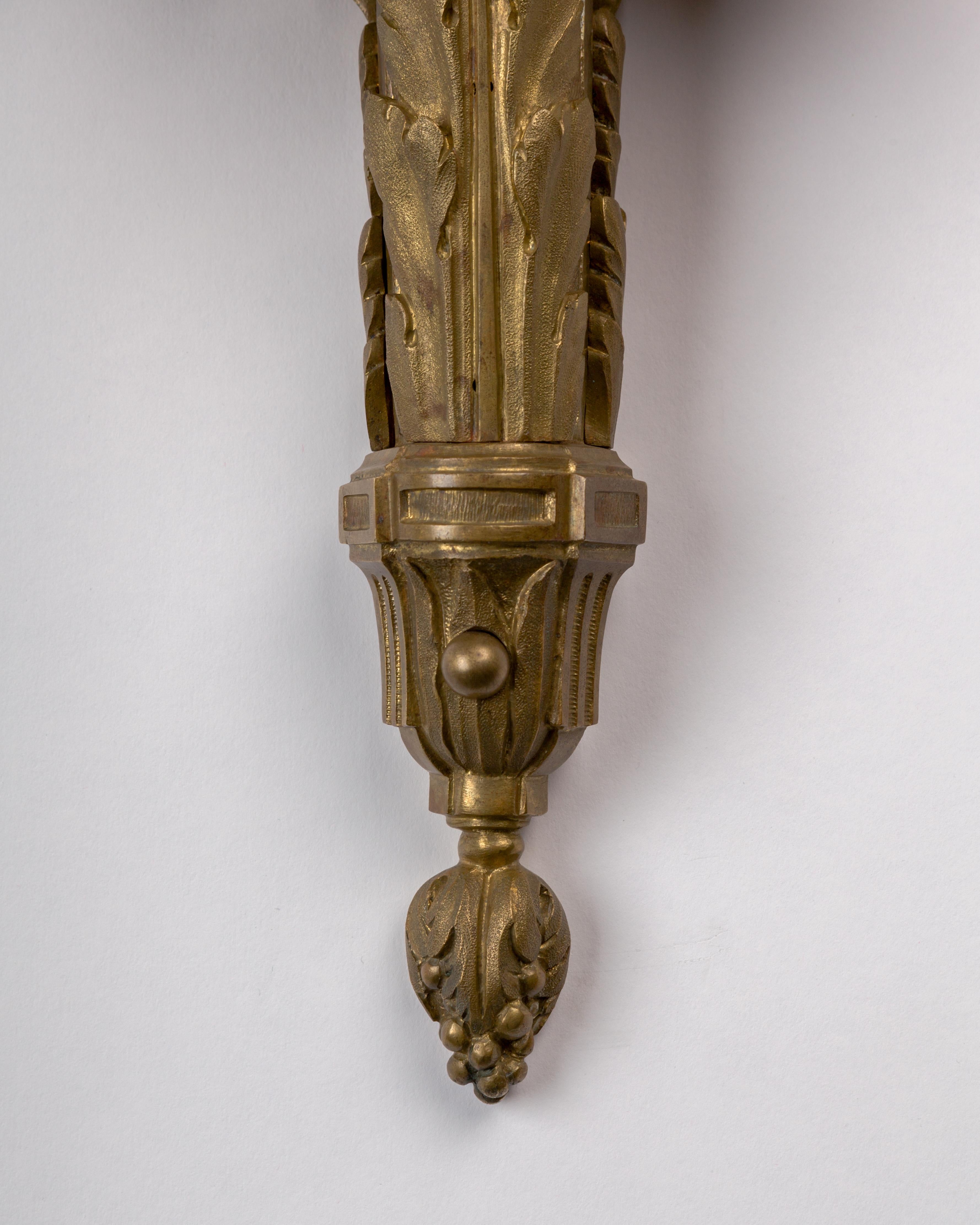 Pair of Late 19th Century Gilded Neoclassical Cast Bronze Sconces, Circa 1890 For Sale 2