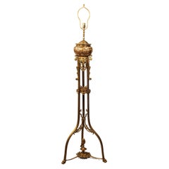 Lampadaire en bronze doré de la fin du XIXe siècle et en porcelaine de Satsuma du Japon