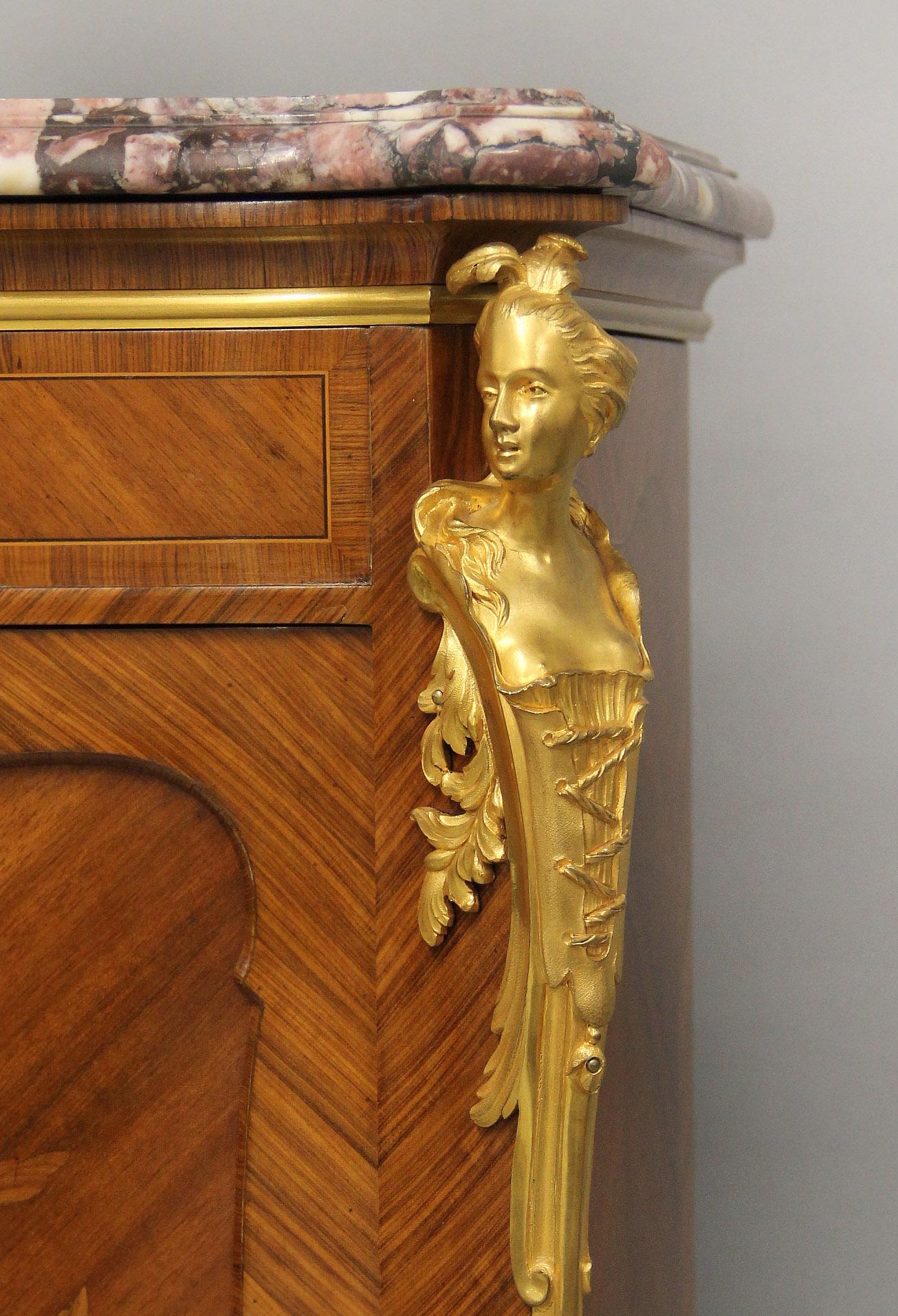Francese Armadio intarsiato in bronzo dorato di Francois Link della fine del XIX secolo in vendita