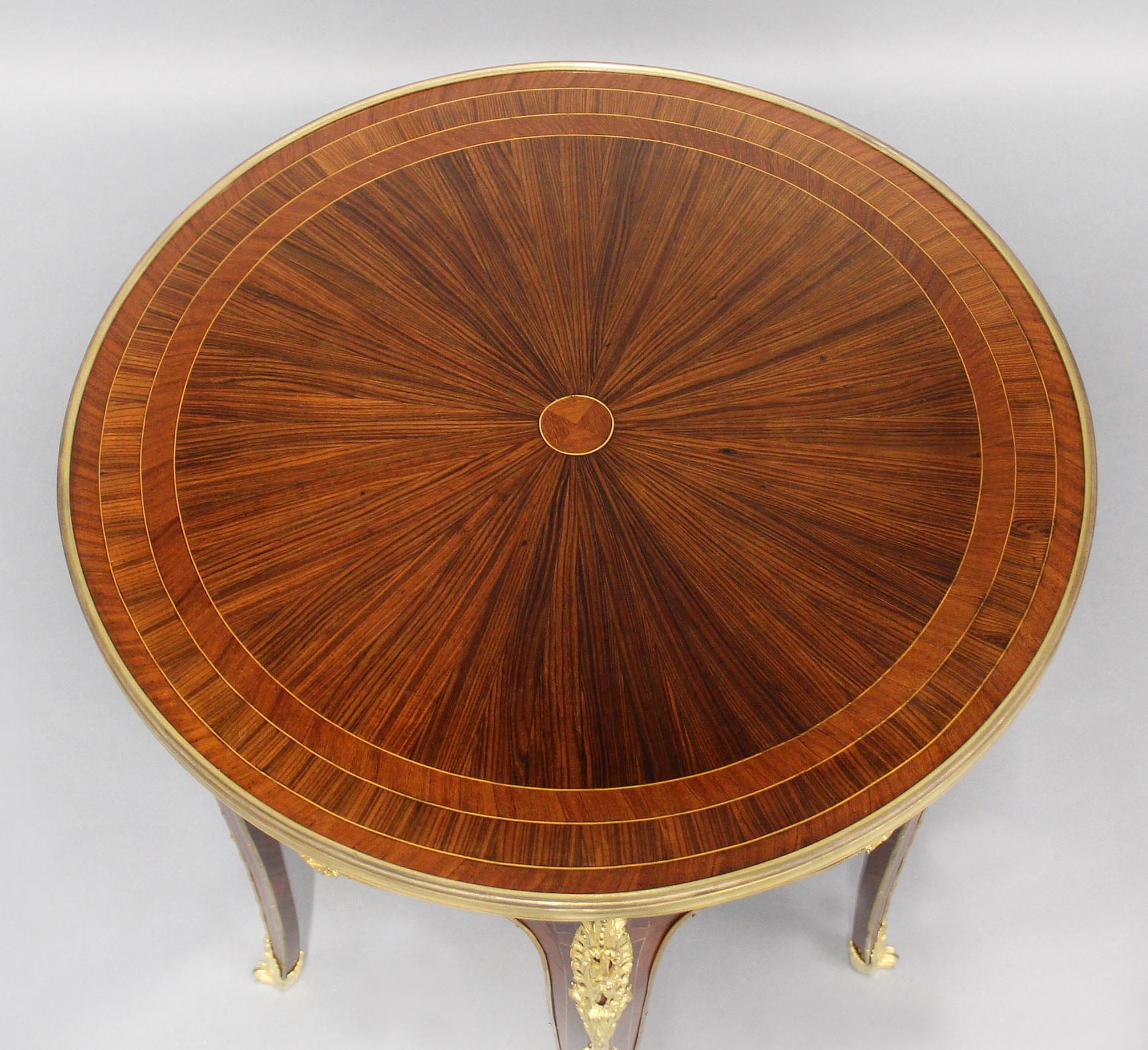 Belle Époque Tavolo da lampada in parquet con montatura in bronzo dorato della fine del XIX secolo, venduto da Boudet in vendita