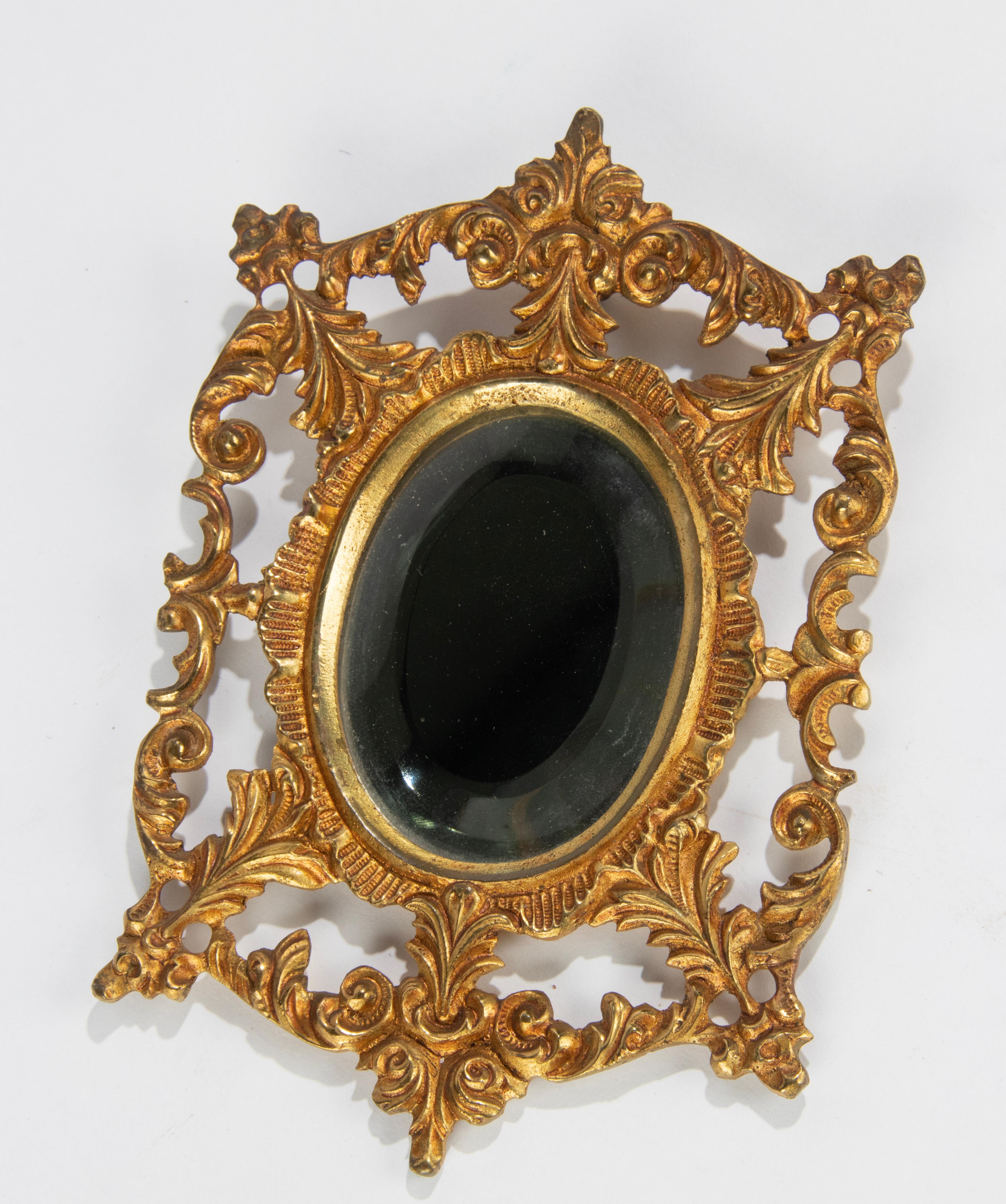 Fin du 19ème siècle Petit miroir mural en bronze doré en vente 2
