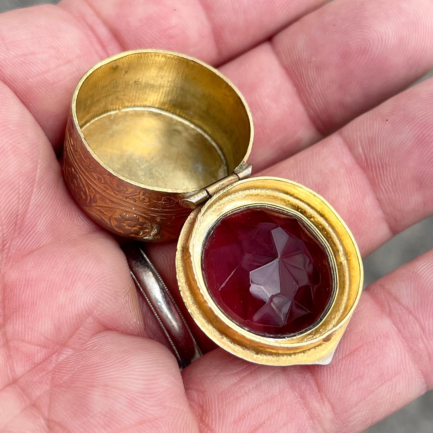 Late 19th Century Gilt Metal Pill Box with Beveled Burgundy Glass Top For Sale 4