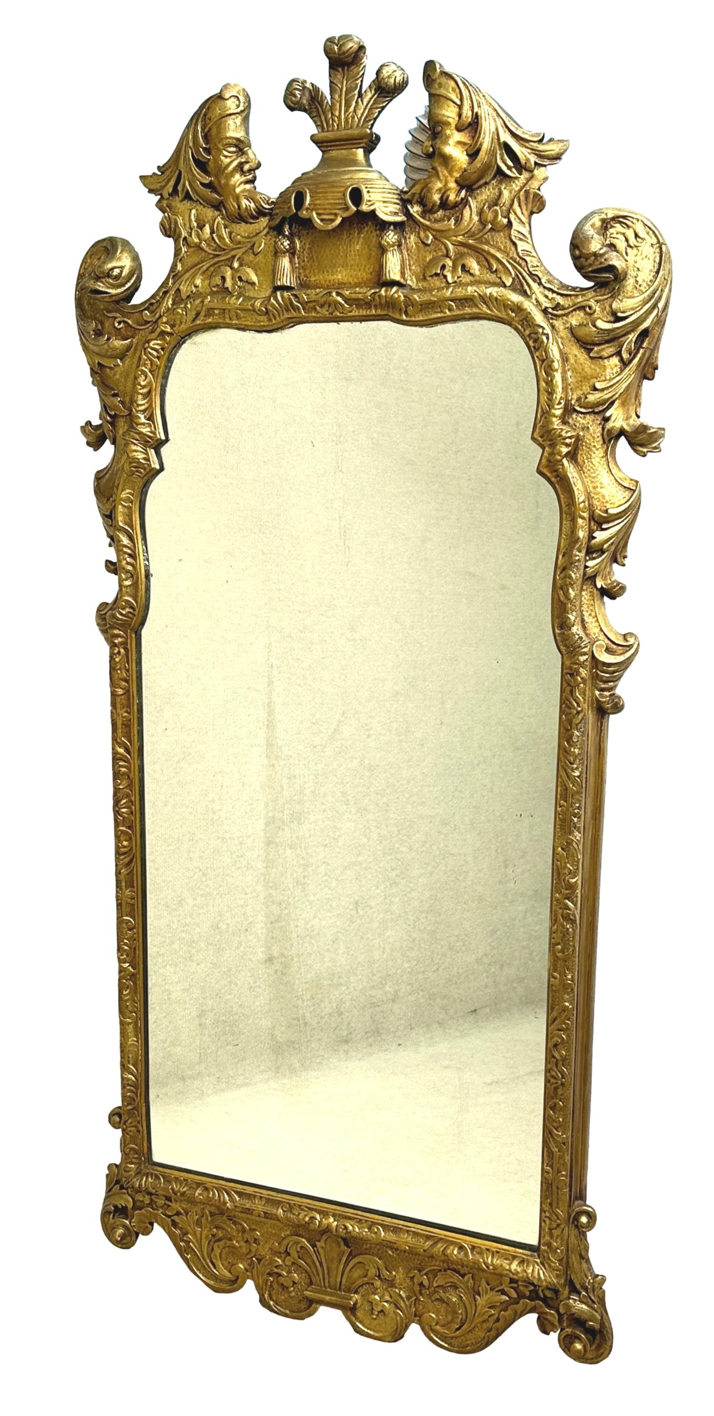 Miroir mural doré de la fin du 19e siècle en vente 1