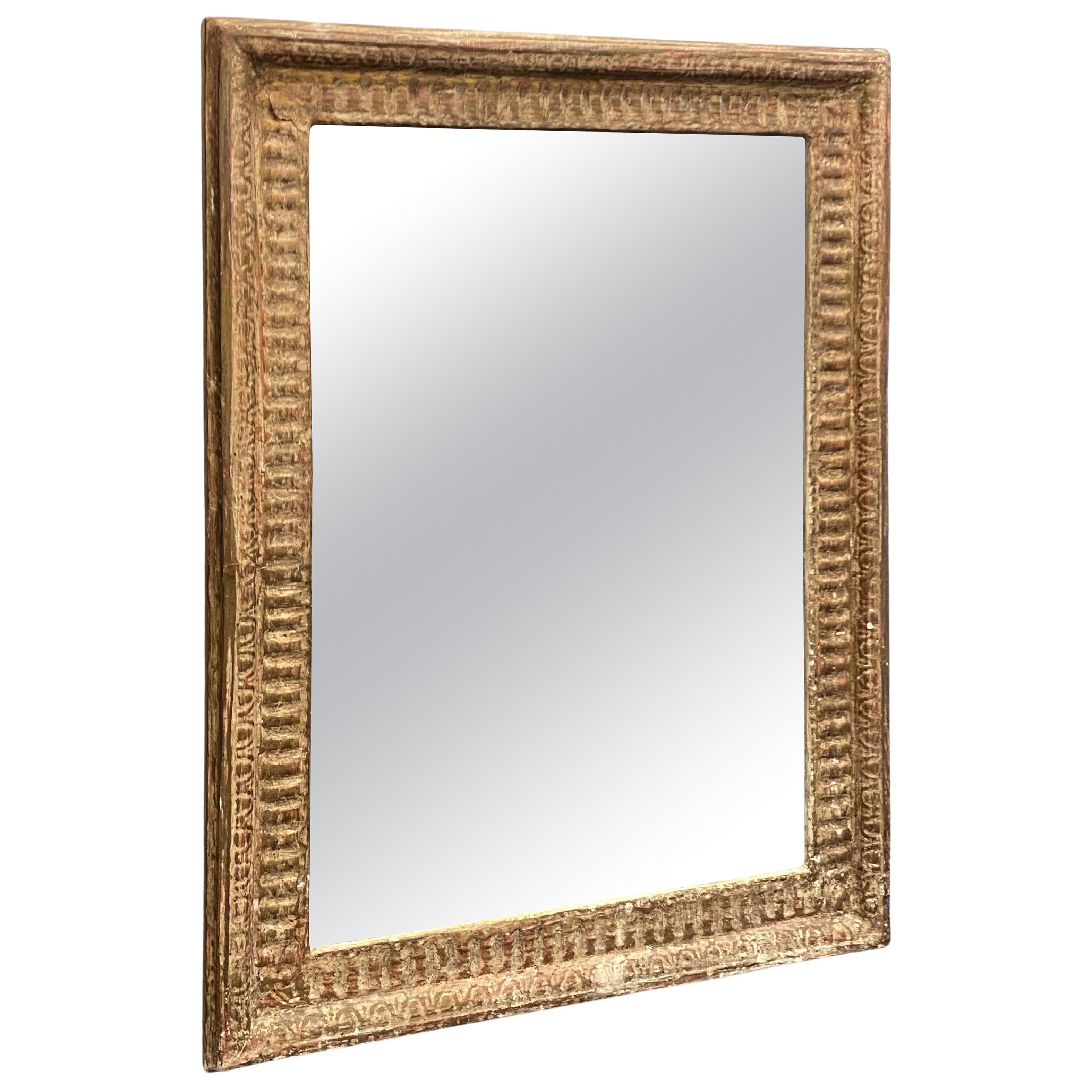 Espejo rectangular con cuentas de madera dorada de finales del siglo XIX