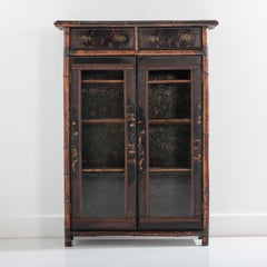 Armoire en bambou de style chinoiserie émaillée, datant de la fin du XIXe siècle, vendue chez Liberty