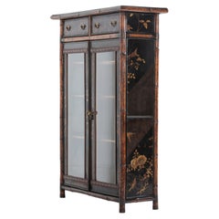 Armoire en bambou de style chinoiserie émaillée, datant de la fin du XIXe siècle, vendue chez Liberty