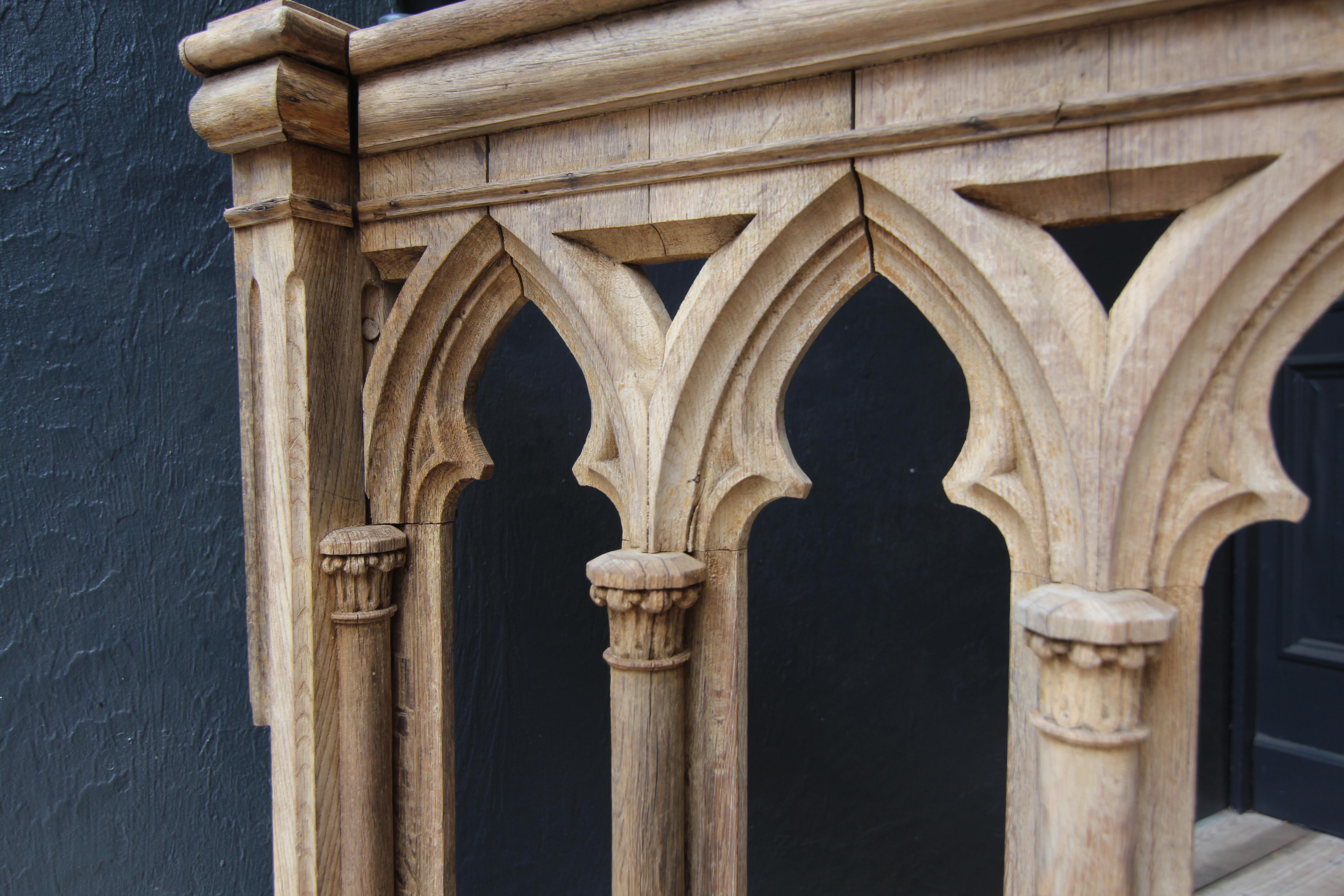 Late 19th Century Gothic Revival Oak Balustrade with Entry 4
