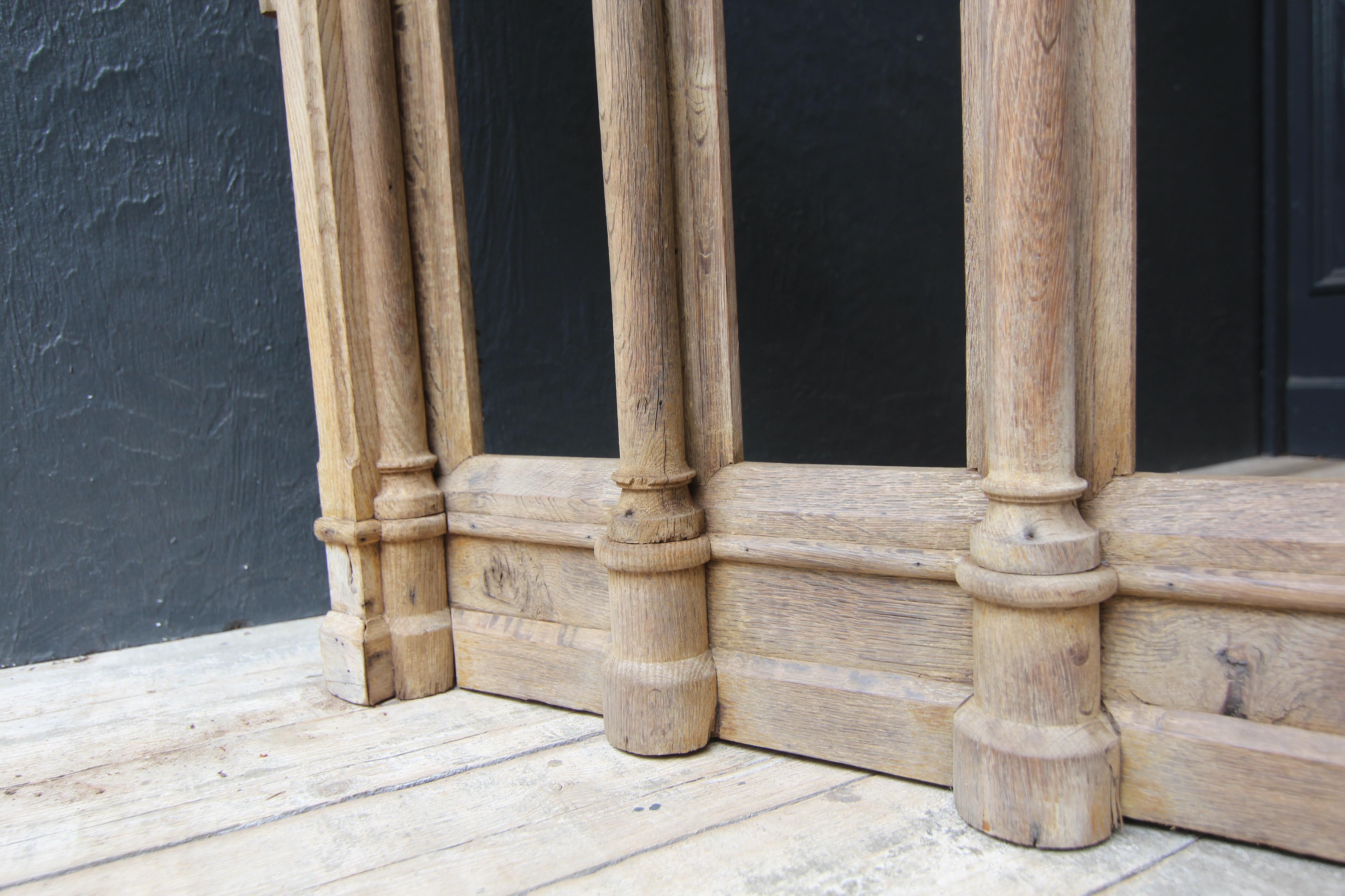 Late 19th Century Gothic Revival Oak Balustrade with Entry 5