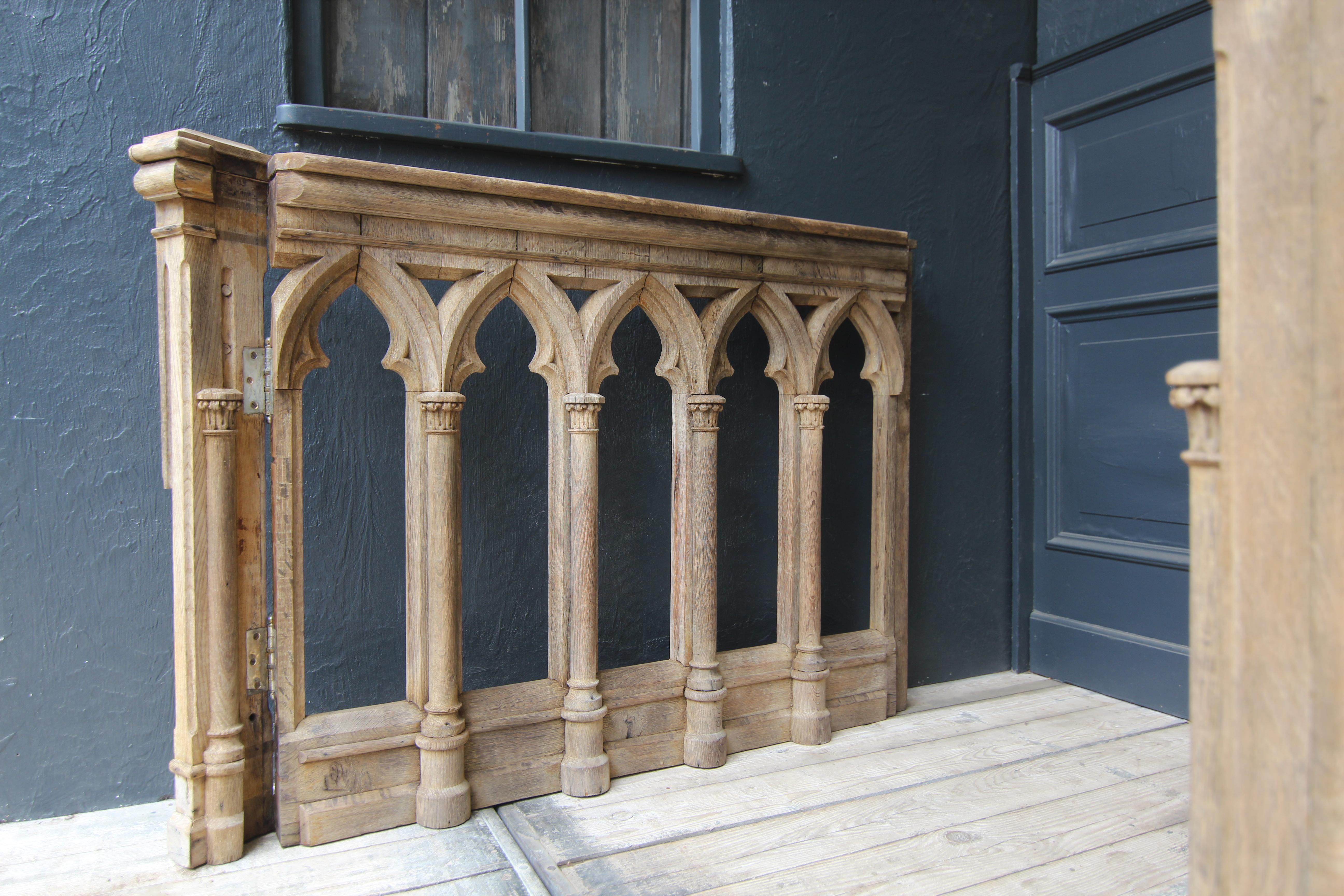 Late 19th Century Gothic Revival Oak Balustrade with Entry 9