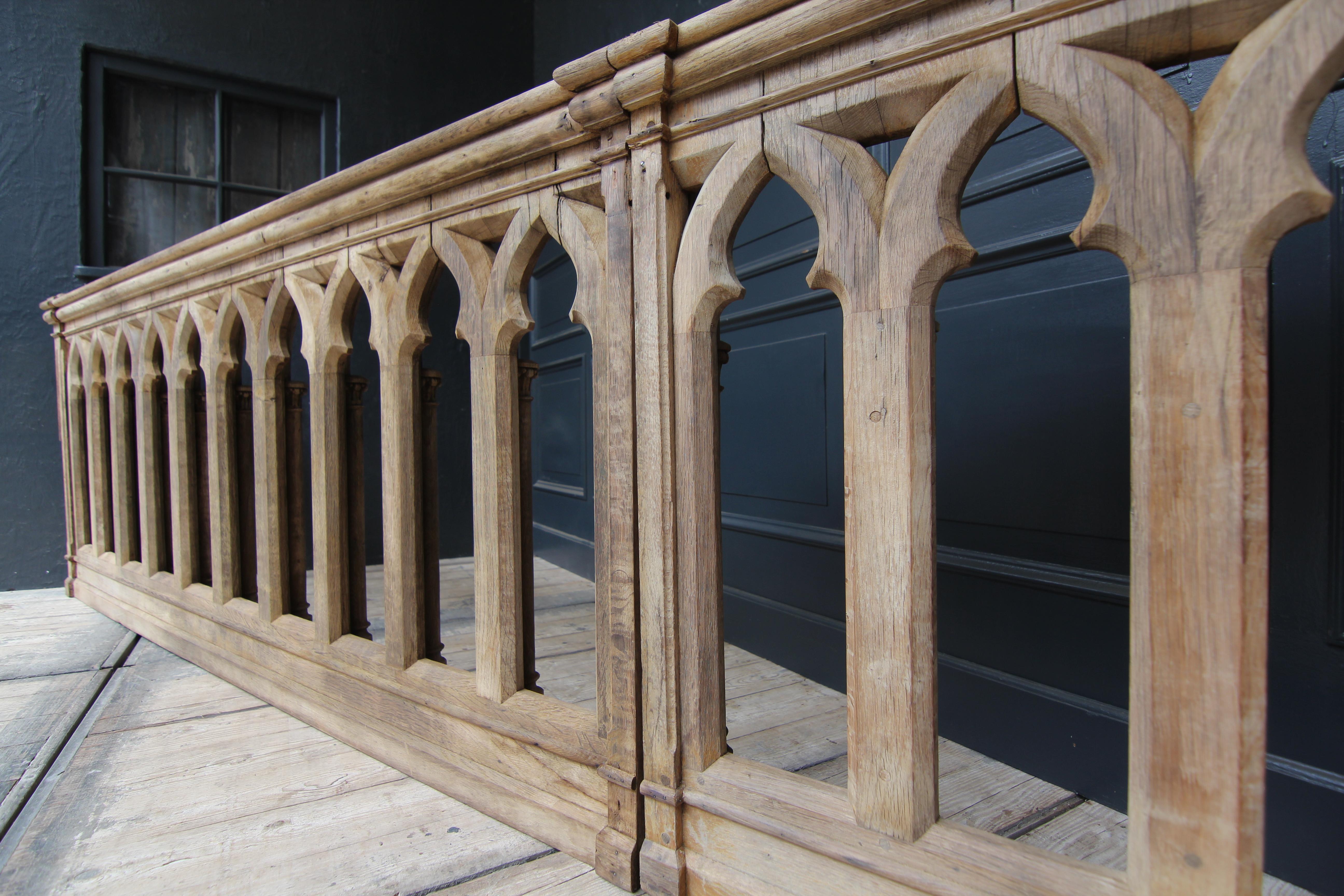 Late 19th Century Gothic Revival Oak Balustrade with Entry 13