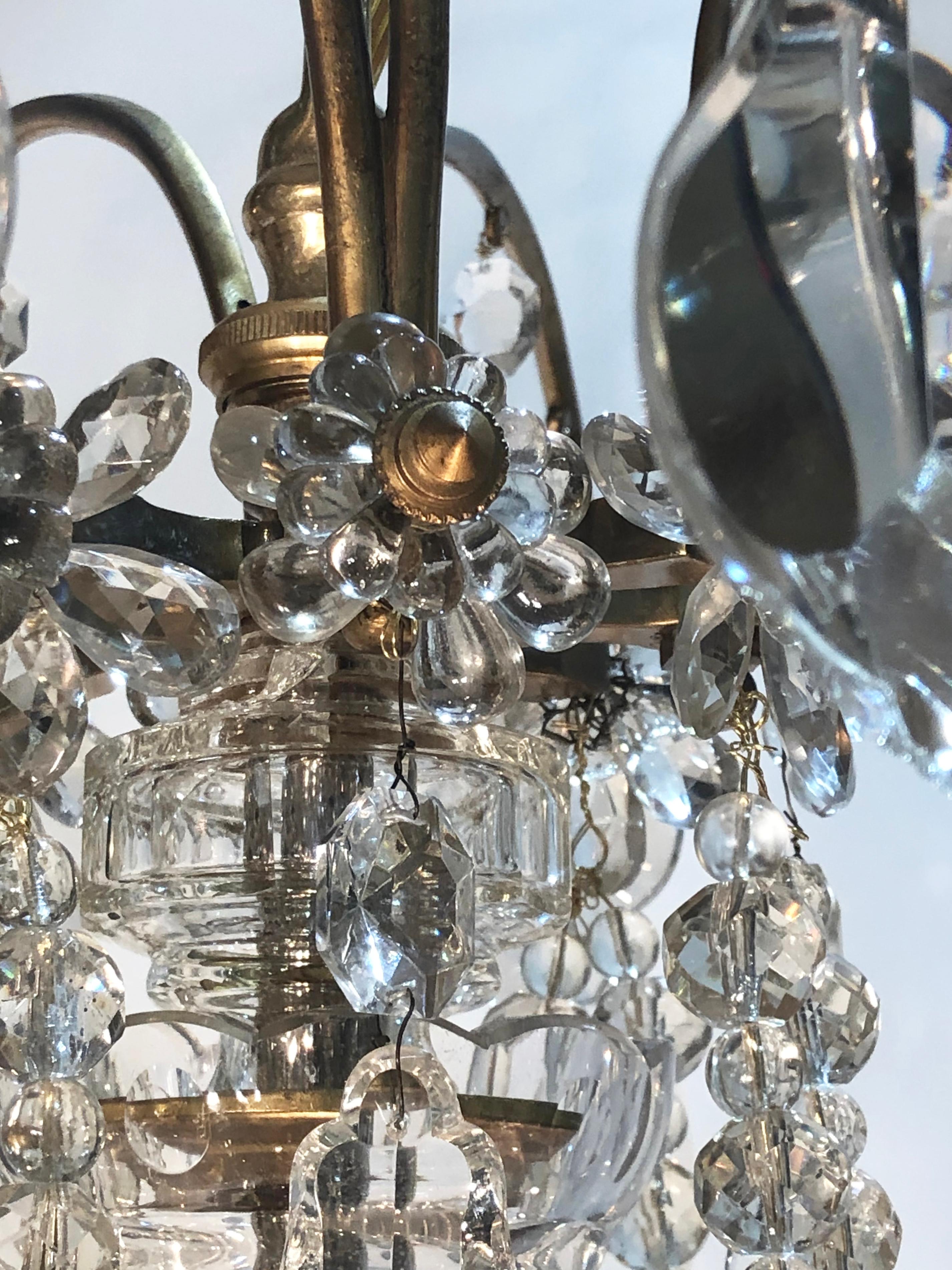 Late 19th Century Grand Louis XV Style Crystal and Gilt Bronze Chandelier For Sale 5