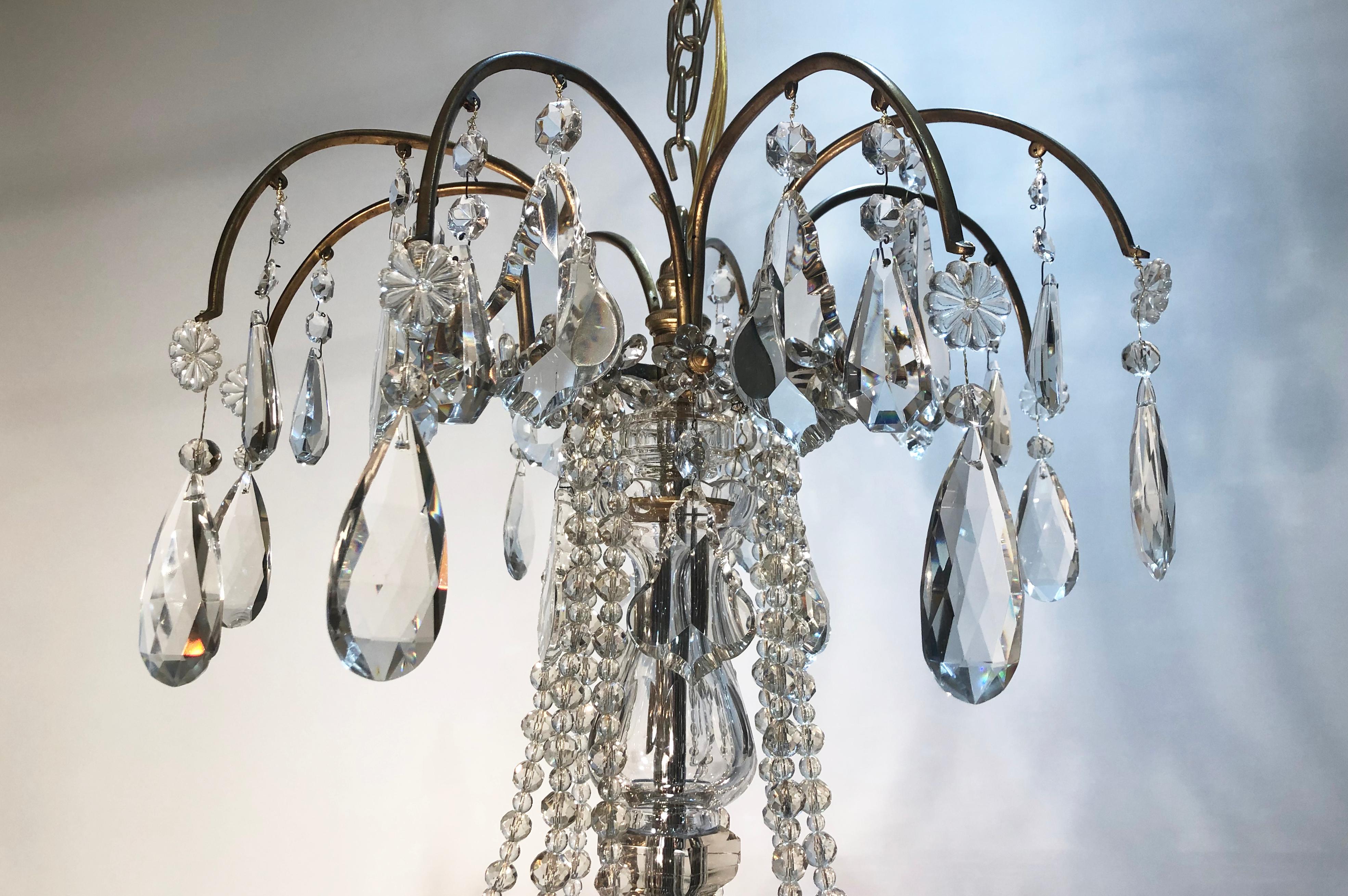 Late 19th Century Grand Louis XV Style Crystal and Gilt Bronze Chandelier For Sale 4