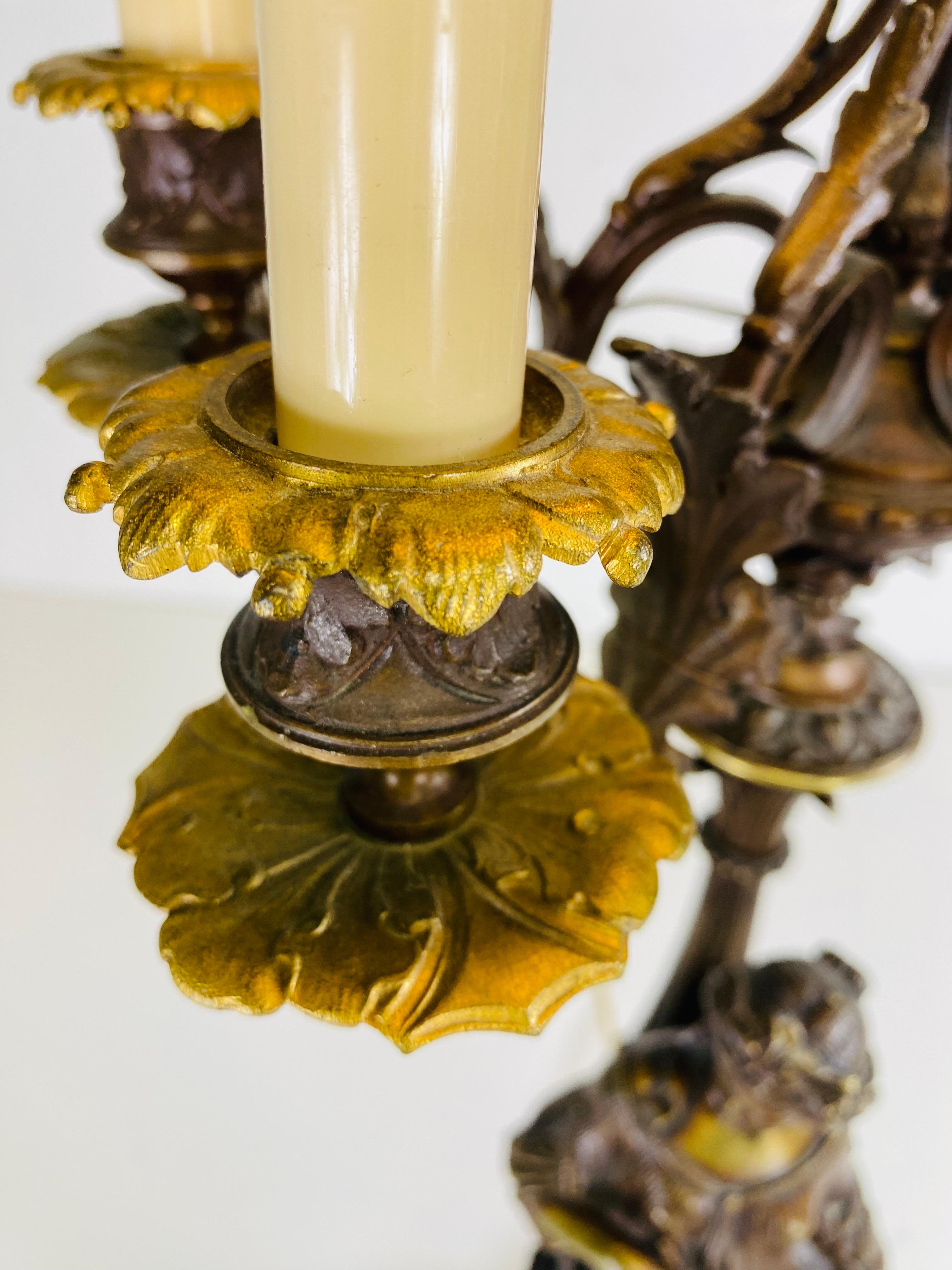 Candelabros de bronce italianos de gran viaje de finales del siglo XIX Romano clásico en venta