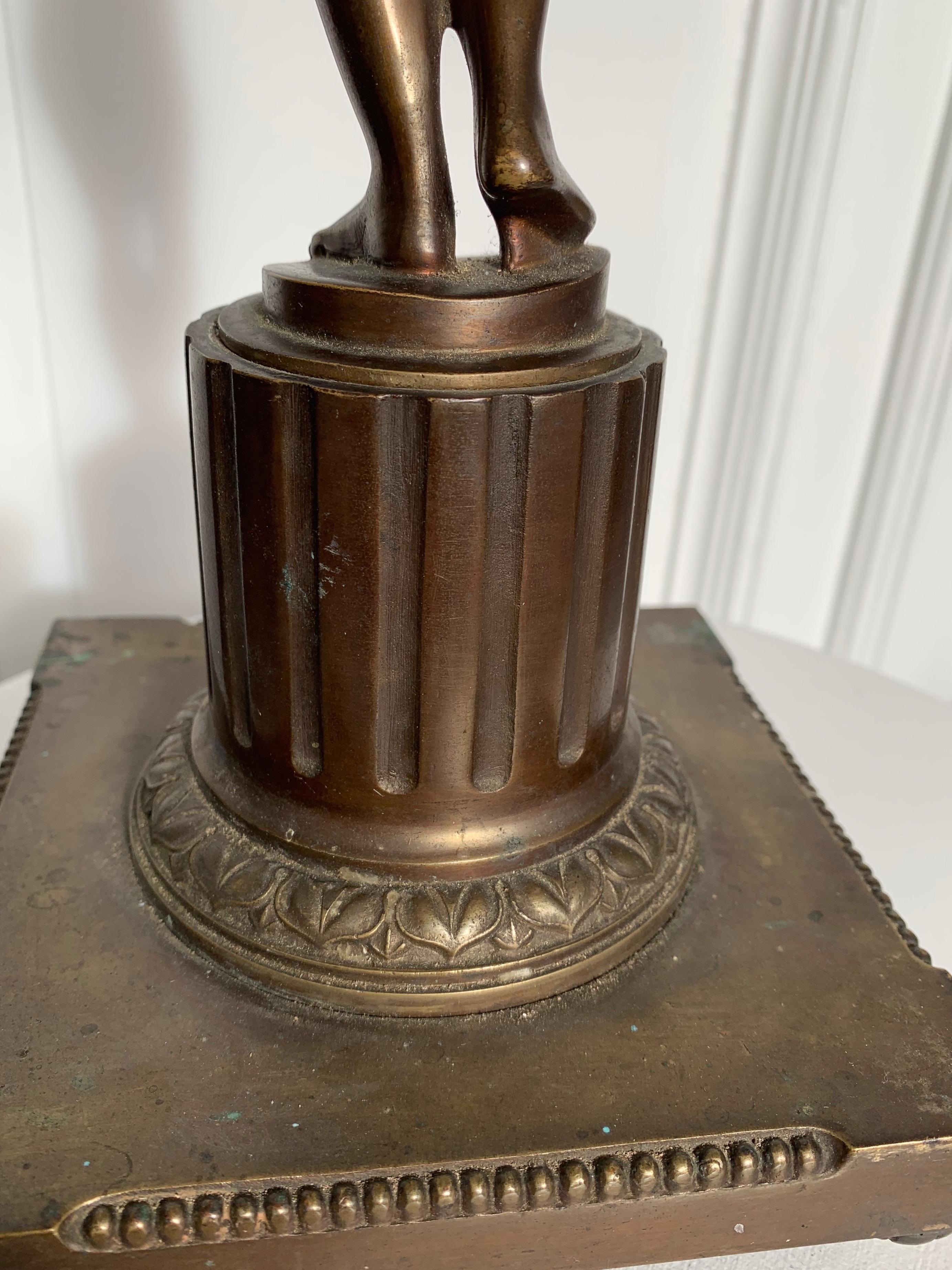 Italienische Bronzeskulptur der nackten Venus, Grand Tour, Ende des 19. Jahrhunderts im Angebot 10