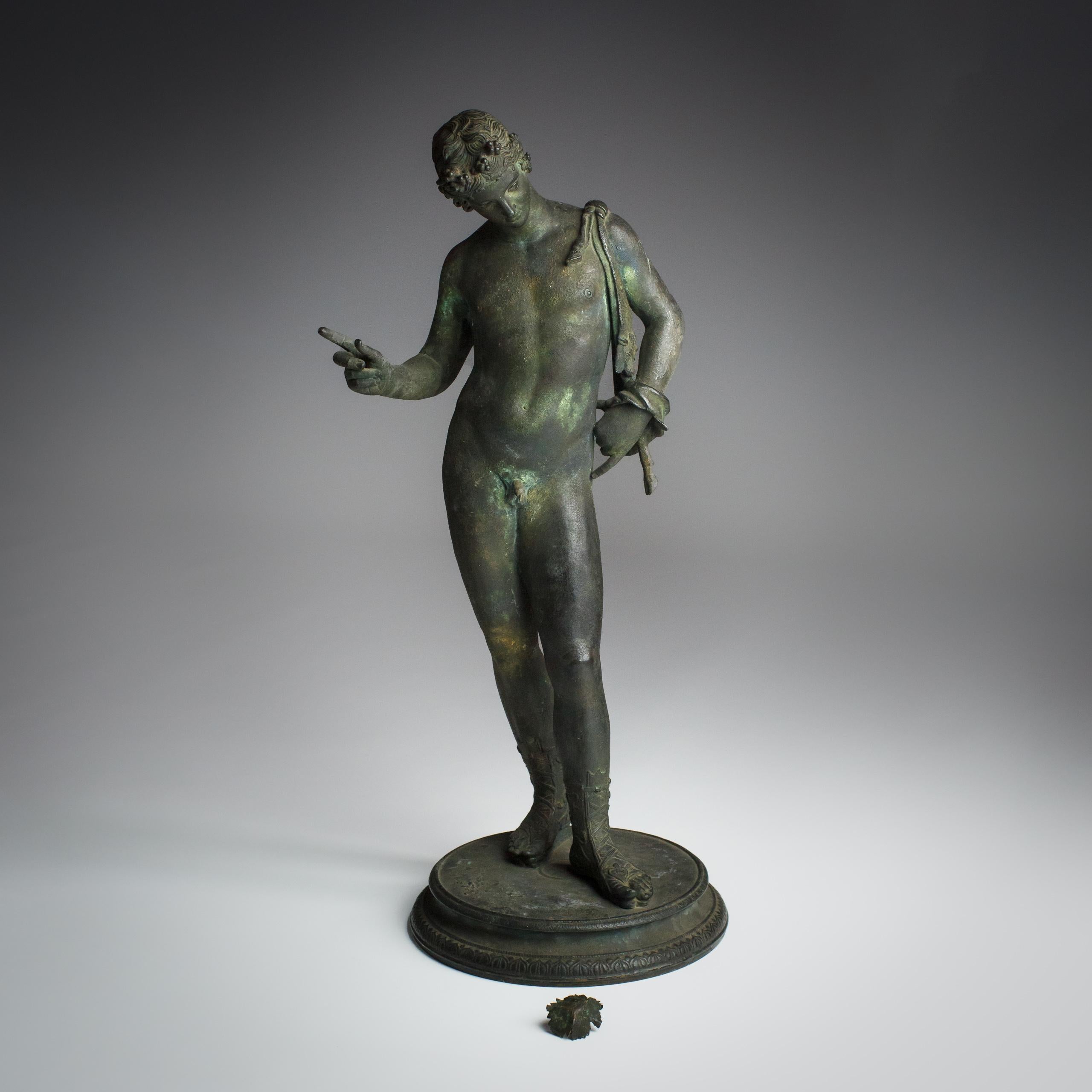 Bronzo verdognolo di Narciso del Grand Tour della fine del XIX secolo in vendita 6