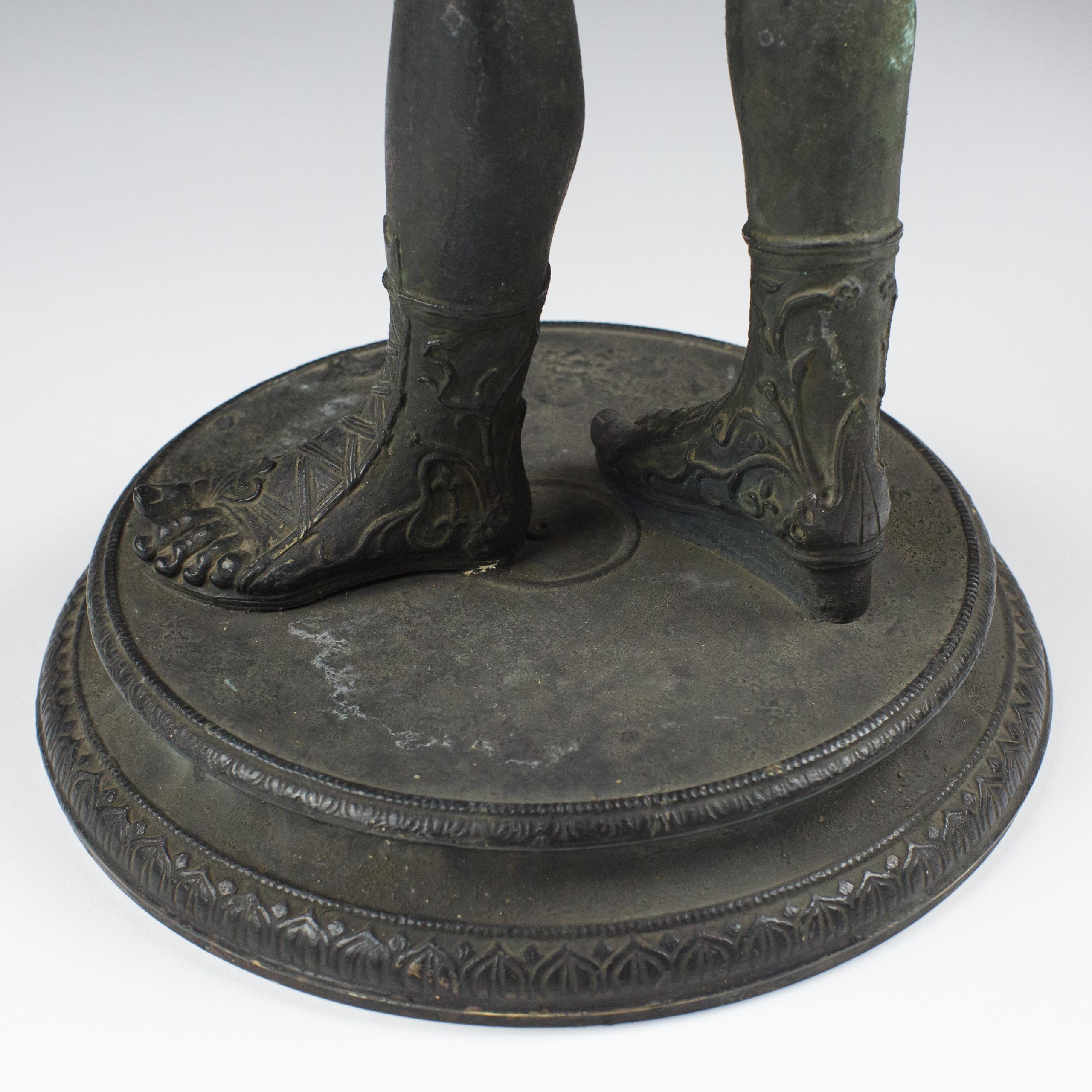 Bronzo verdognolo di Narciso del Grand Tour della fine del XIX secolo in vendita 3