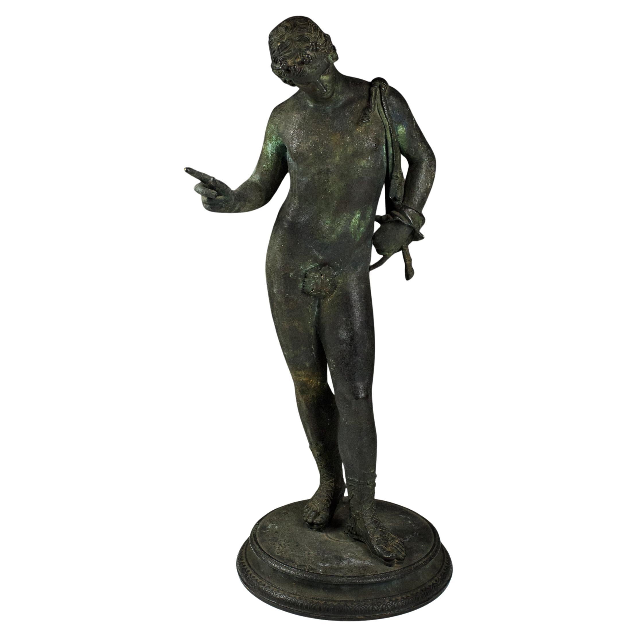 Bronzo verdognolo di Narciso del Grand Tour della fine del XIX secolo in vendita