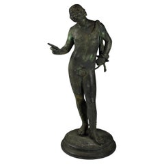 Bronce verdigris de Narciso de finales del siglo XIX Grand Tour
