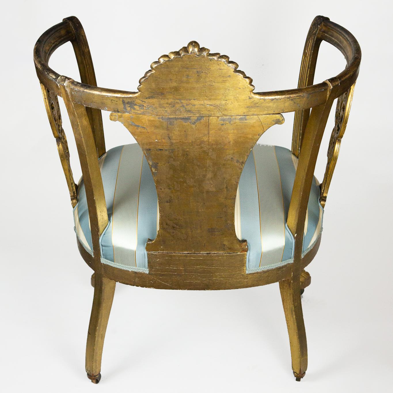 Vergoldeter Sessel im Gustavianischen Stil des späten 19. Jahrhunderts und passender Stuhl im Angebot 6