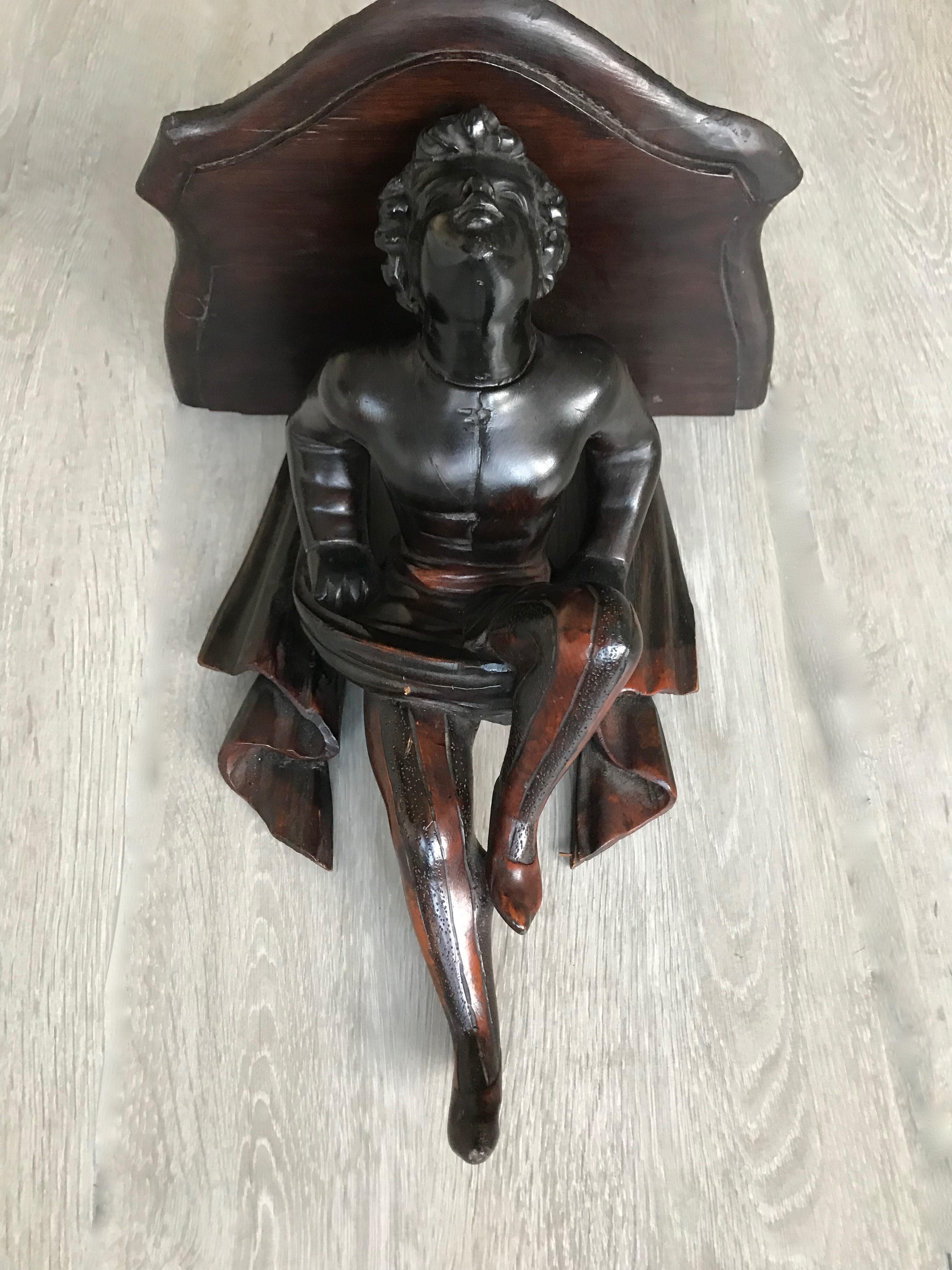 Late 19th Century Hand Carved and Ebonized Venetian Boy Sculpture Wall Bracket In Good Condition In Lisse, NL