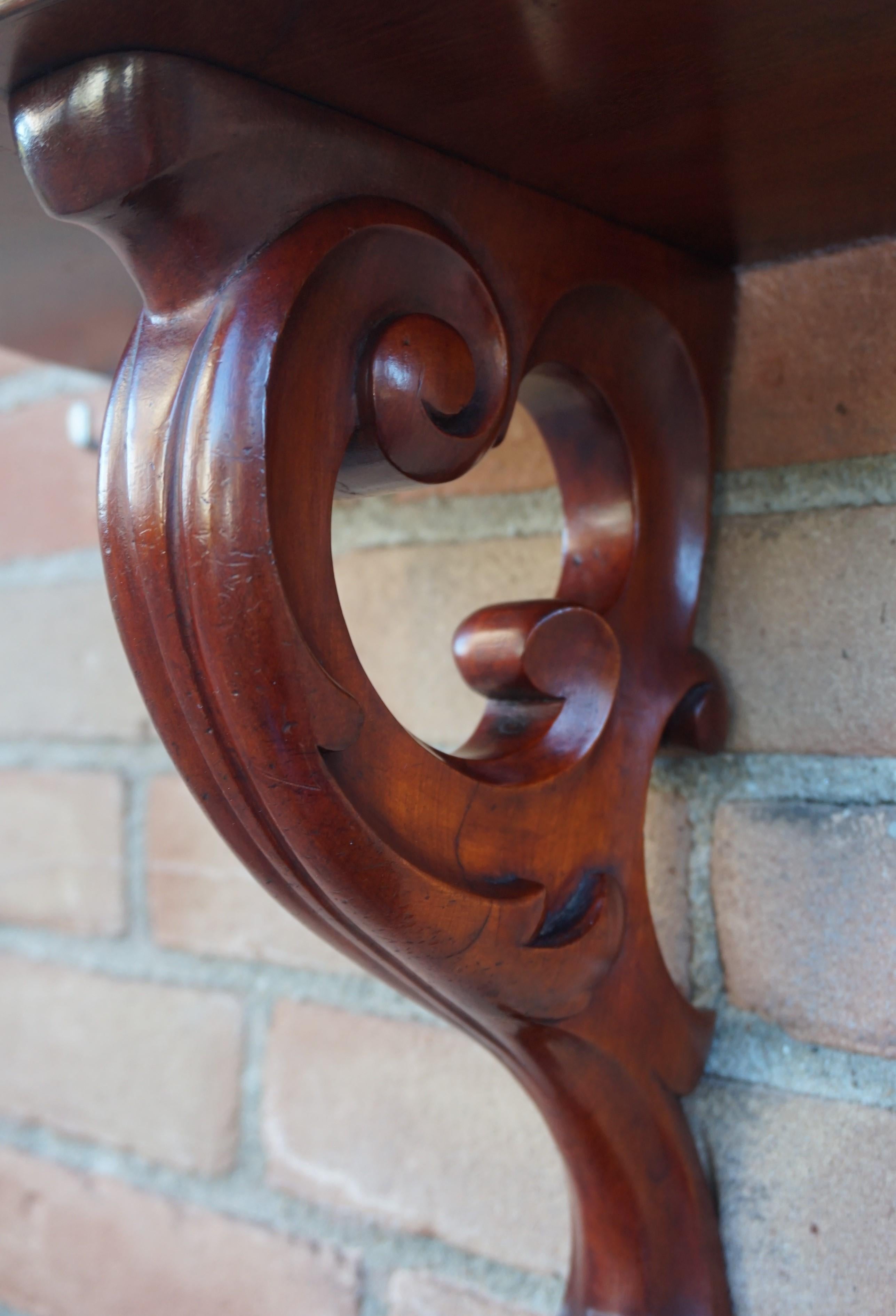 European Late 19th Century Hand-Carved Solid Mahogany Victorian Era Wall Consol / Bracket