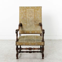 Handgeschnitzter Sessel aus Nussbaumholz im Louis XIV.-Stil des späten 19. Jahrhunderts mit Nadelspitze