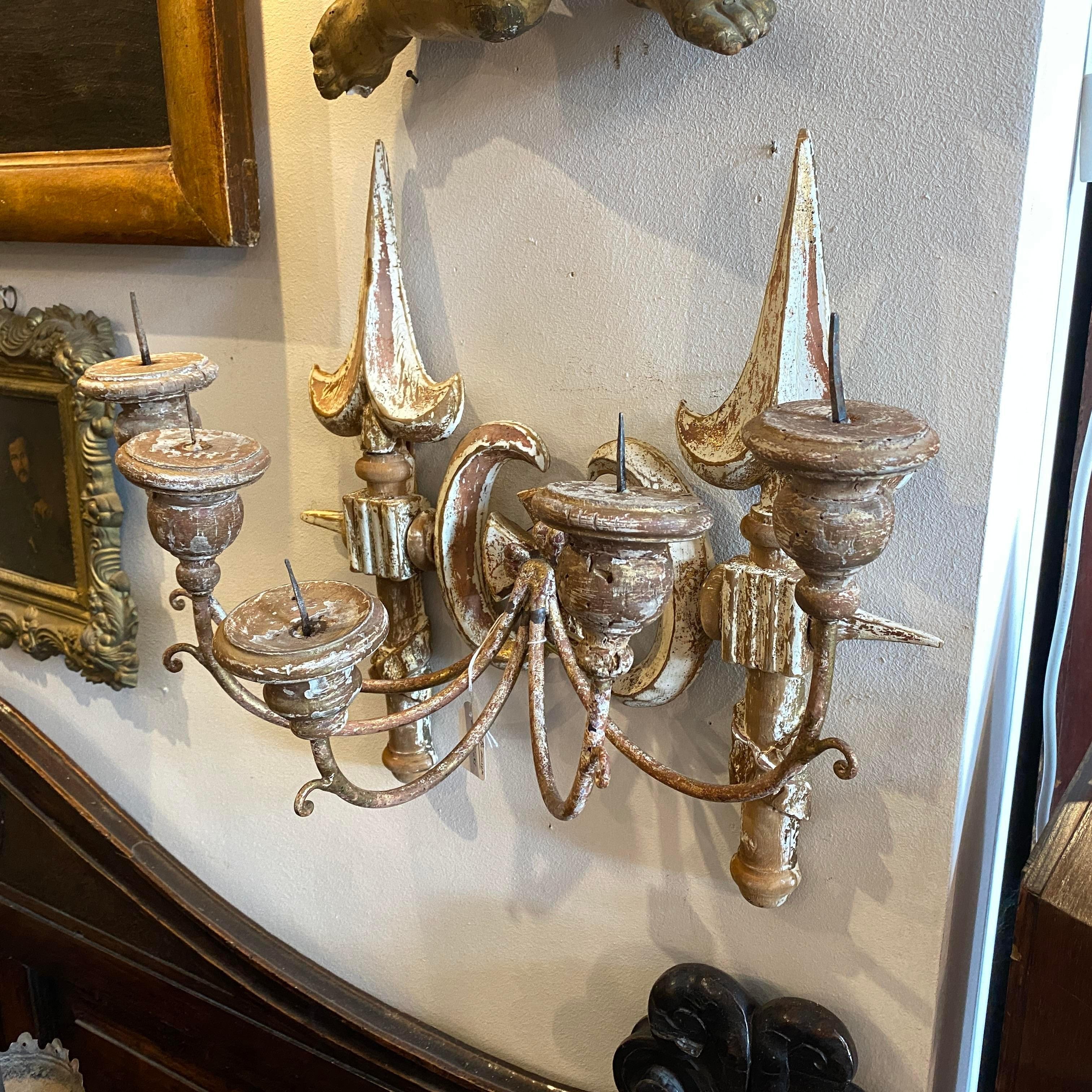 A pair of Late 19th Century Hand-Carved Wood Tuscany Wall Sconces For Sale 5