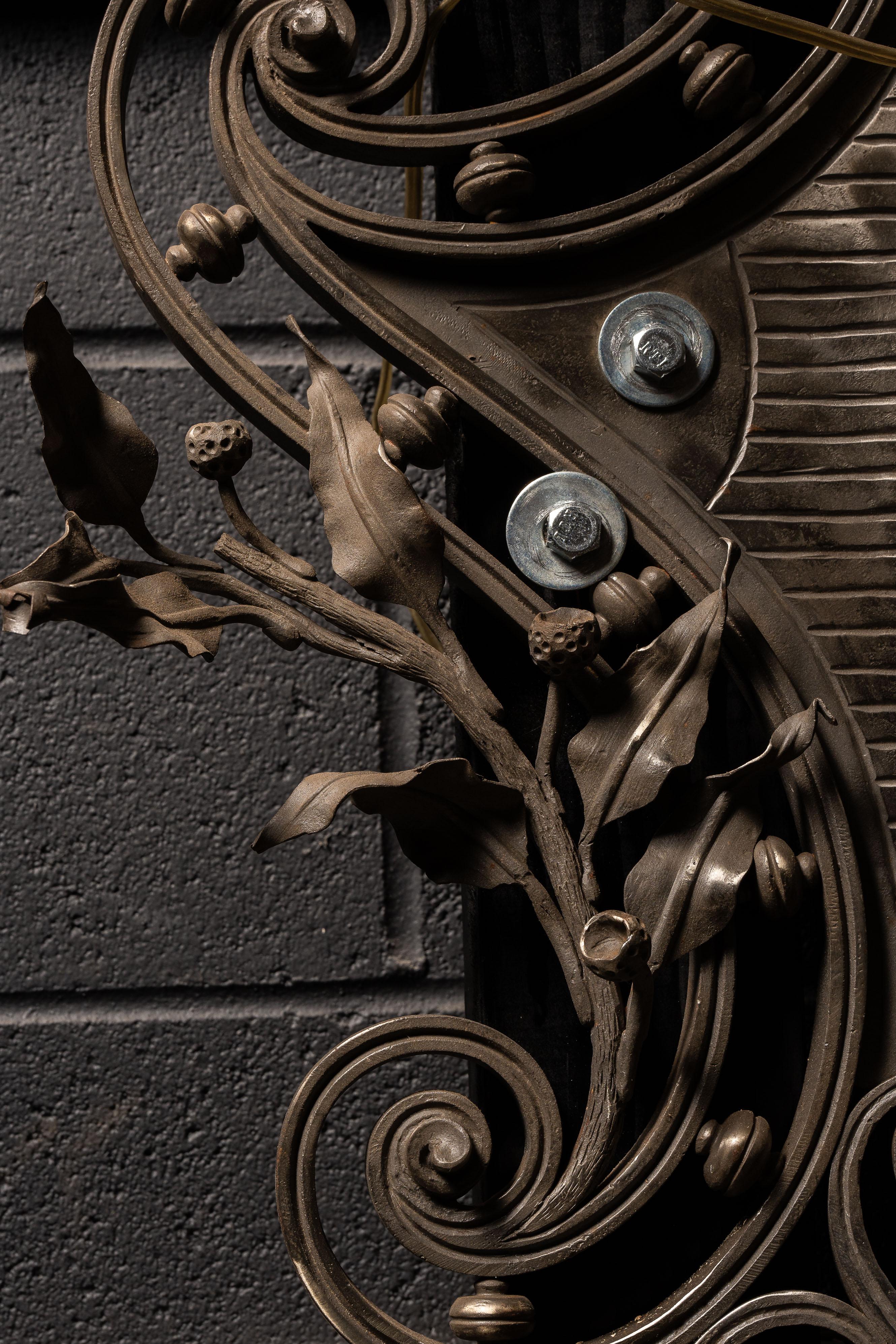 Chandelier mural gothique forgé à la main de la fin du 19e siècle en vente 4