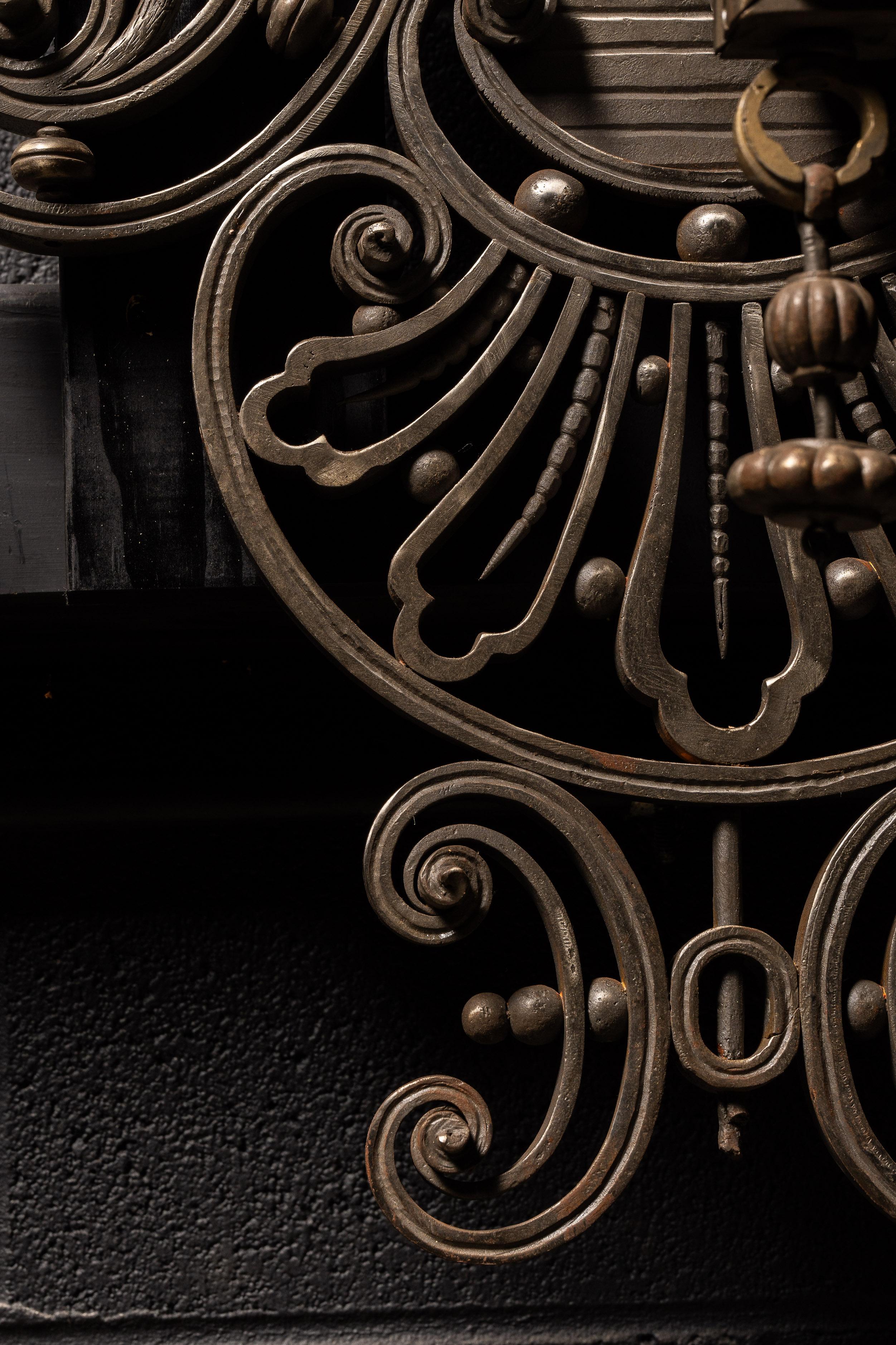 Chandelier mural gothique forgé à la main de la fin du 19e siècle en vente 5