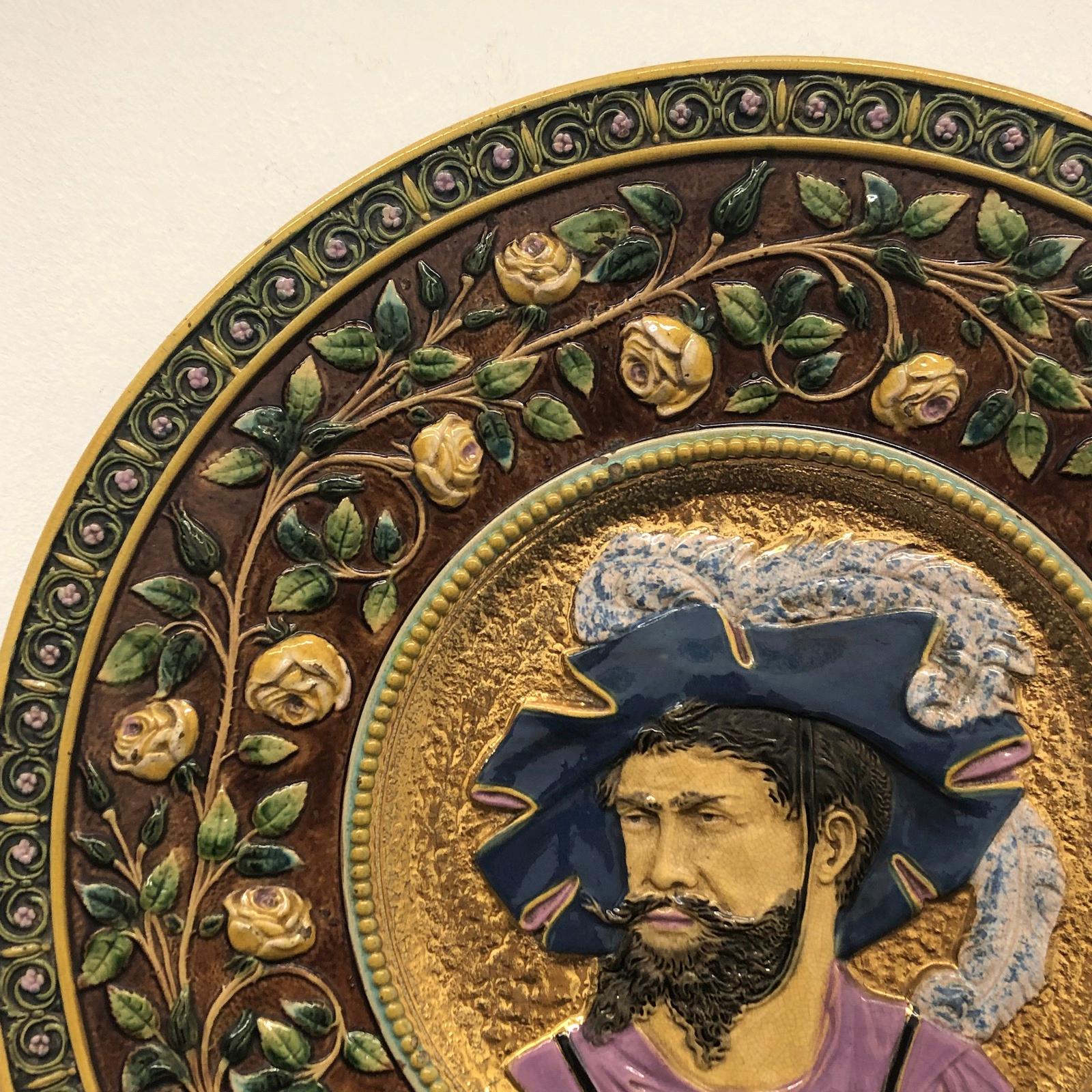 Late 19th Century Hand Painted Majolica Plate with Nobleman Portrait German In Fair Condition For Sale In Nuernberg, DE