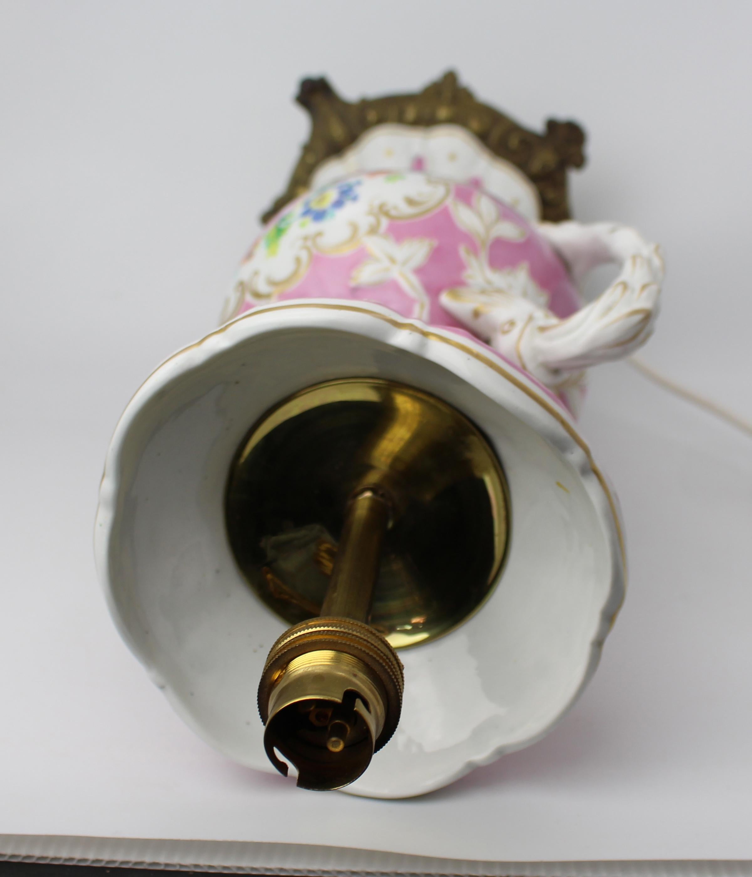 Late 19th Century Hand Painted Porcelain Table Lamp with Brass Base, circa 1890 For Sale 11