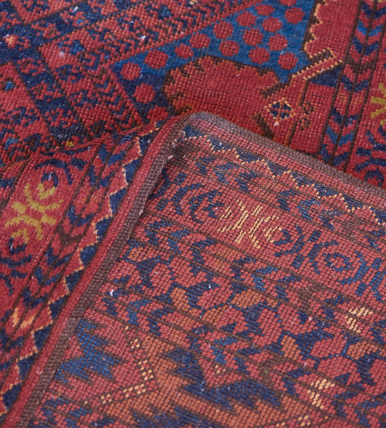 Handgewebter antiker Bokhara-Teppich aus dem späten 19. (Afghanisch) im Angebot