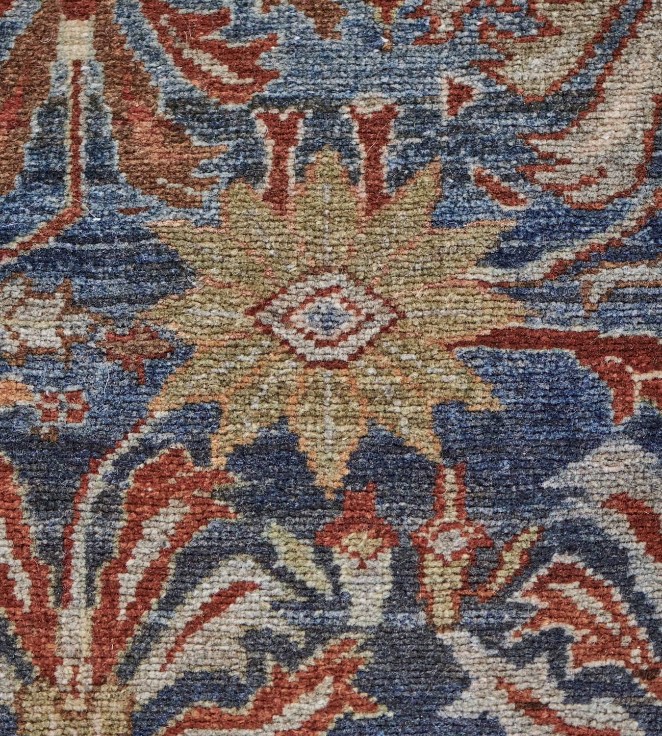 Late 19th Century Handwoven Malayer Wool Rug In Good Condition For Sale In West Hollywood, CA