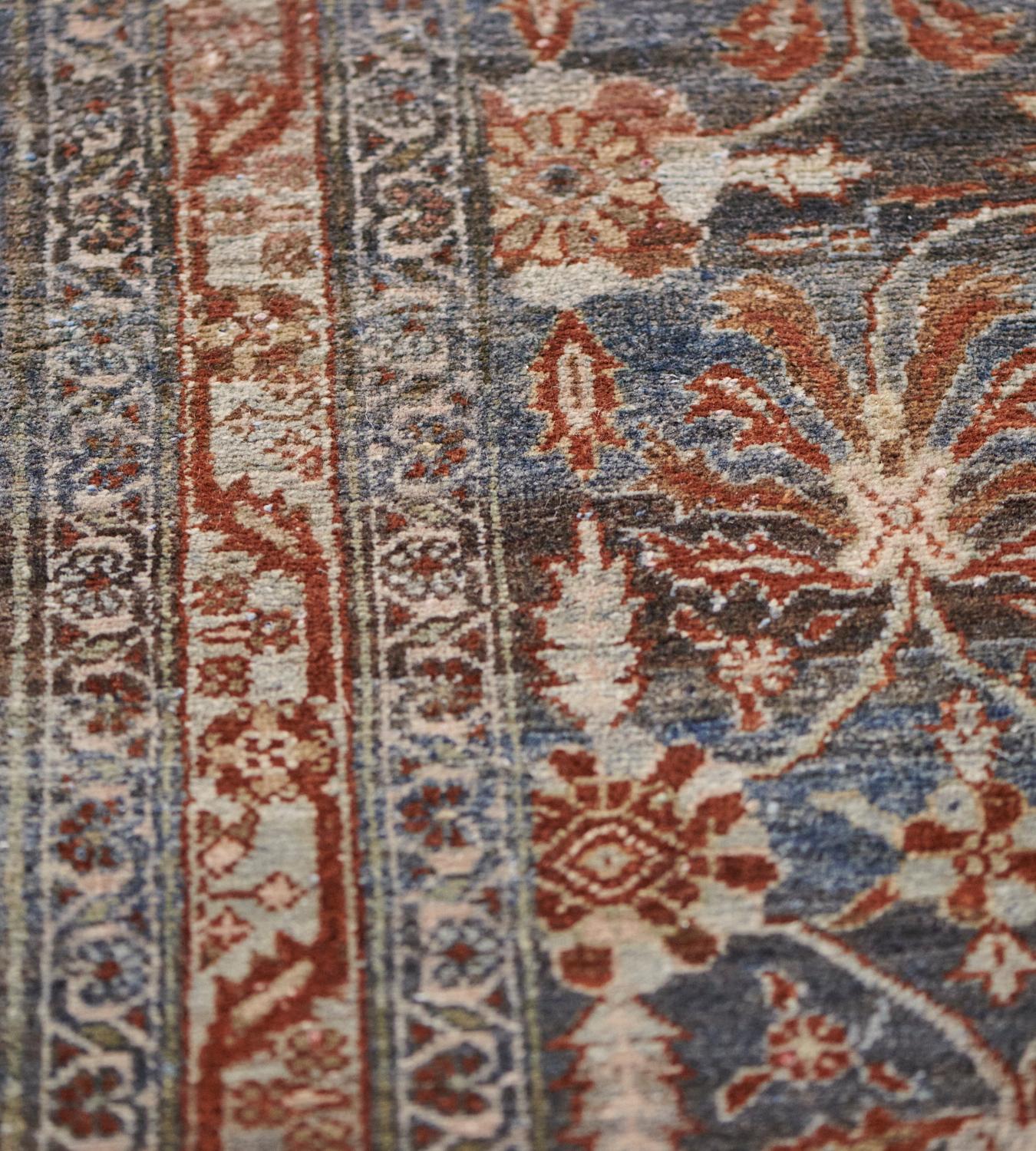 Late 19th Century Handwoven Malayer Wool Rug For Sale 1