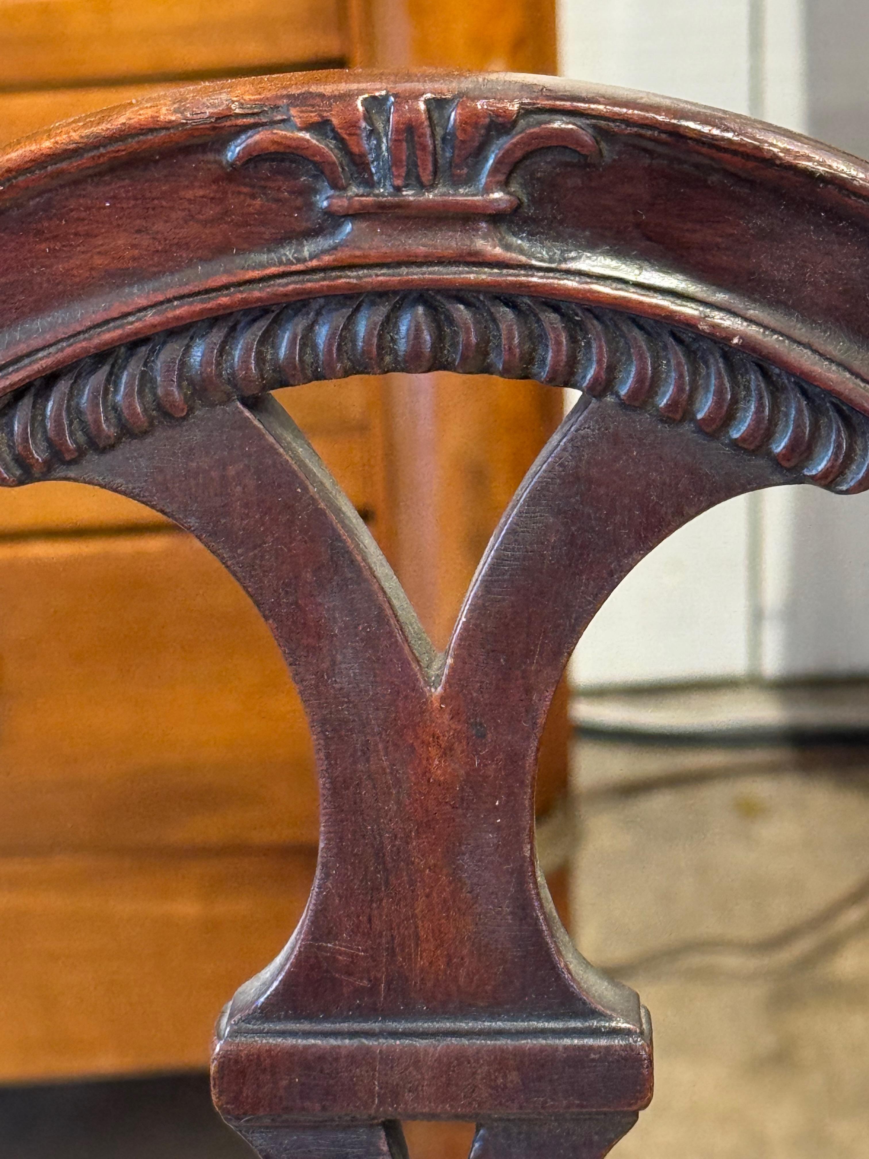 Late 19th Century Hepplewhite Style Mahogany Settee For Sale 6