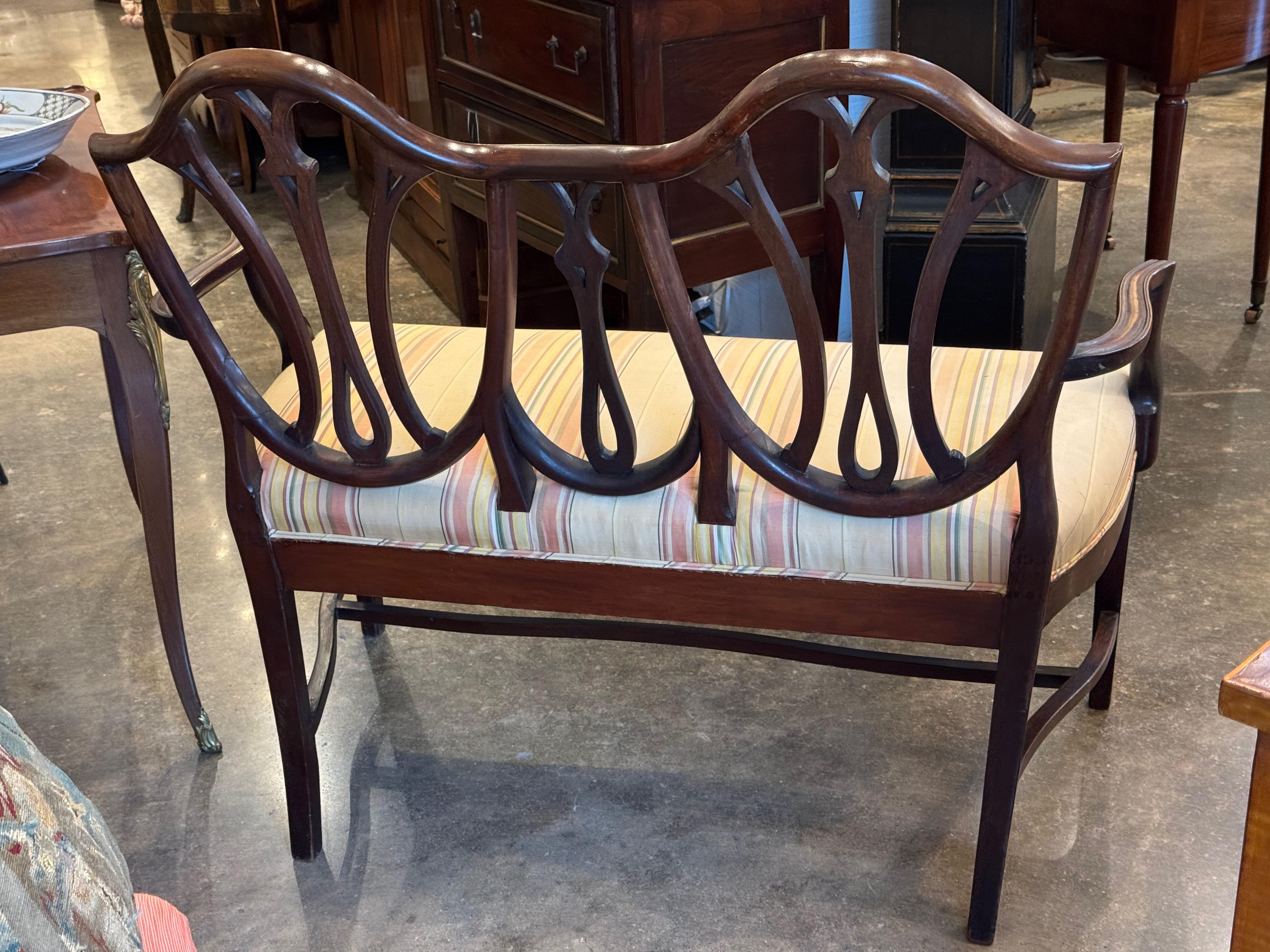 Late 19th Century Hepplewhite Style Mahogany Settee For Sale 8