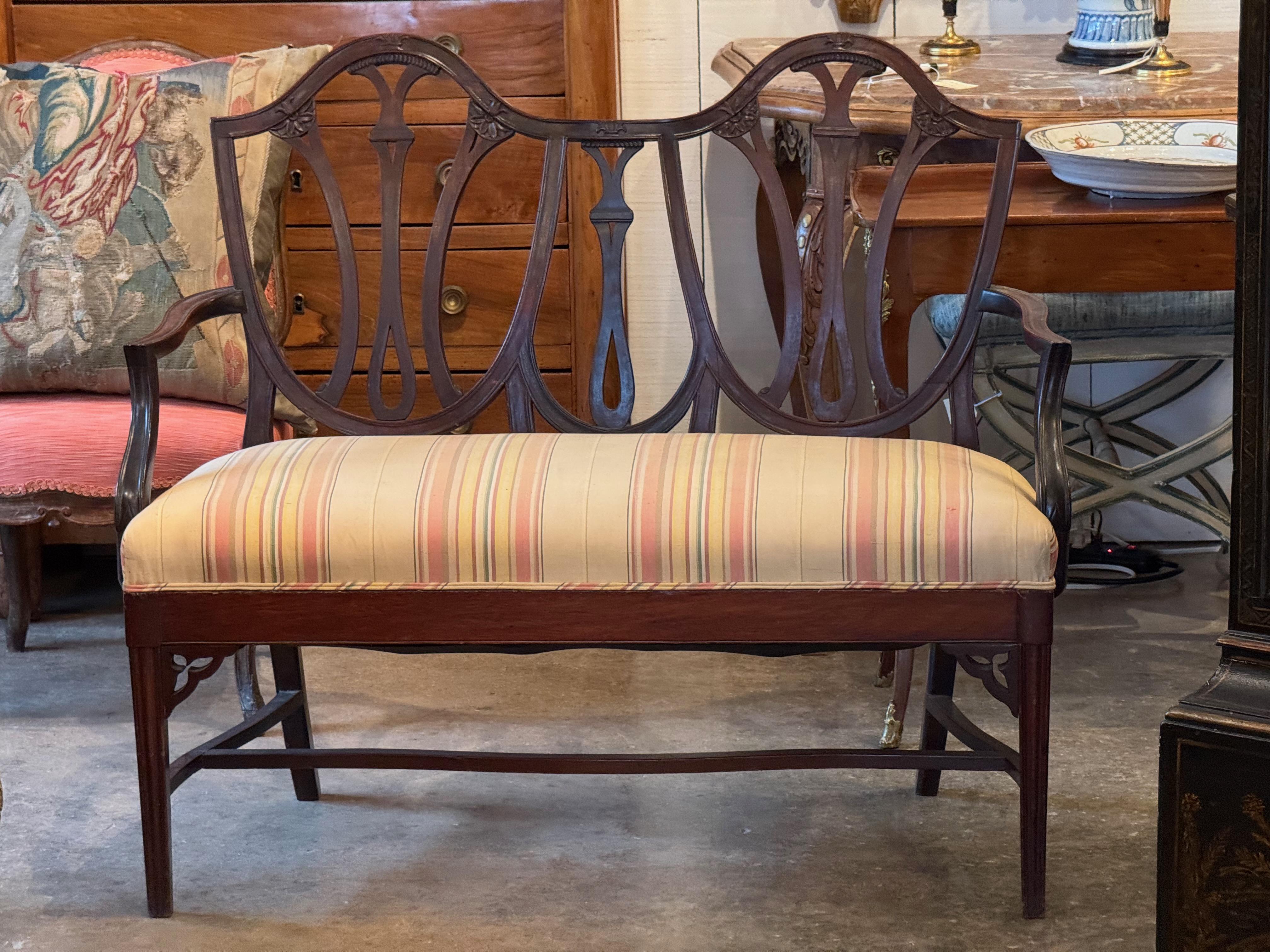 Late 19th Century Hepplewhite Style Mahogany Settee In Good Condition For Sale In Charlottesville, VA