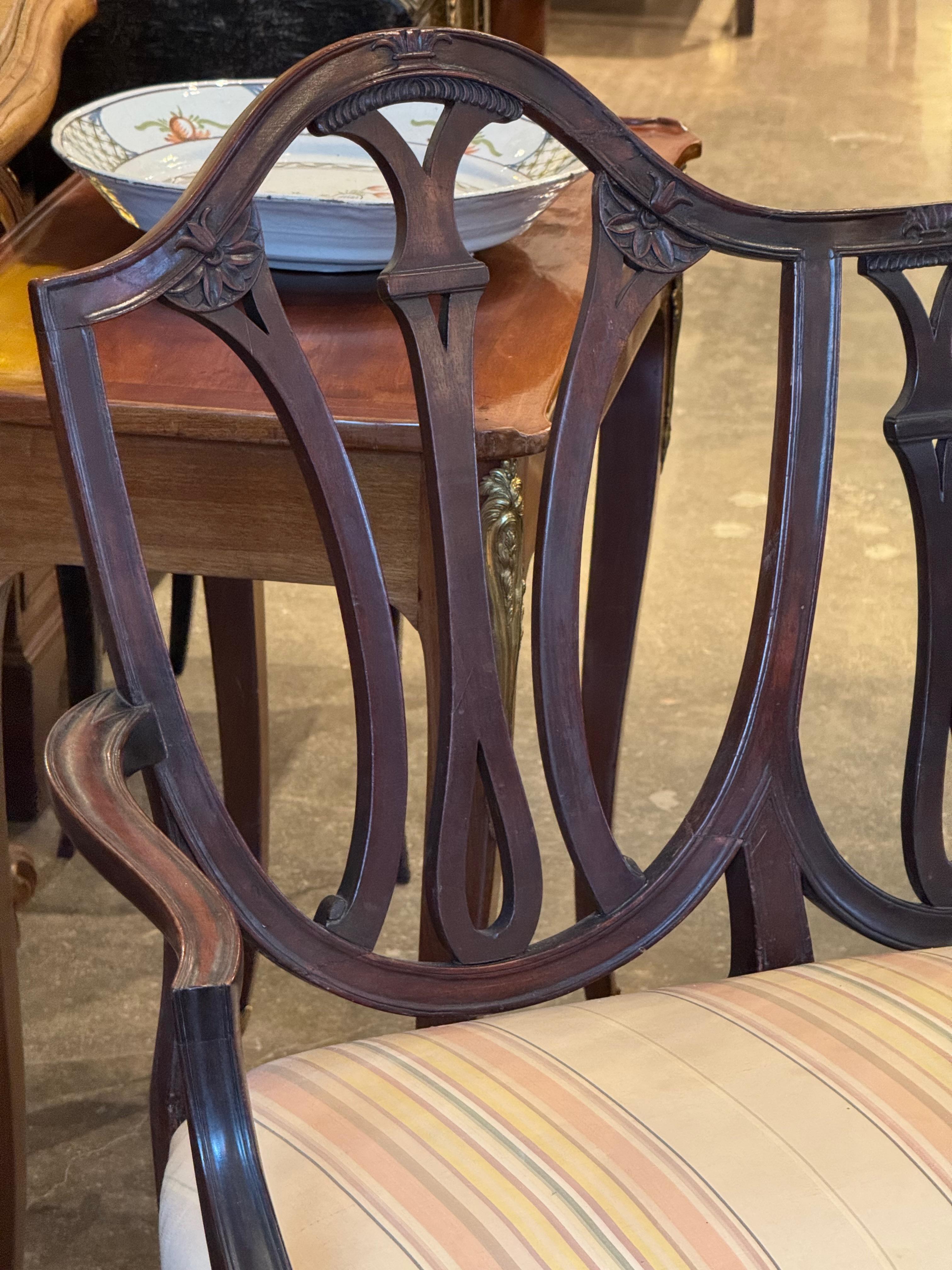 Late 19th Century Hepplewhite Style Mahogany Settee For Sale 4