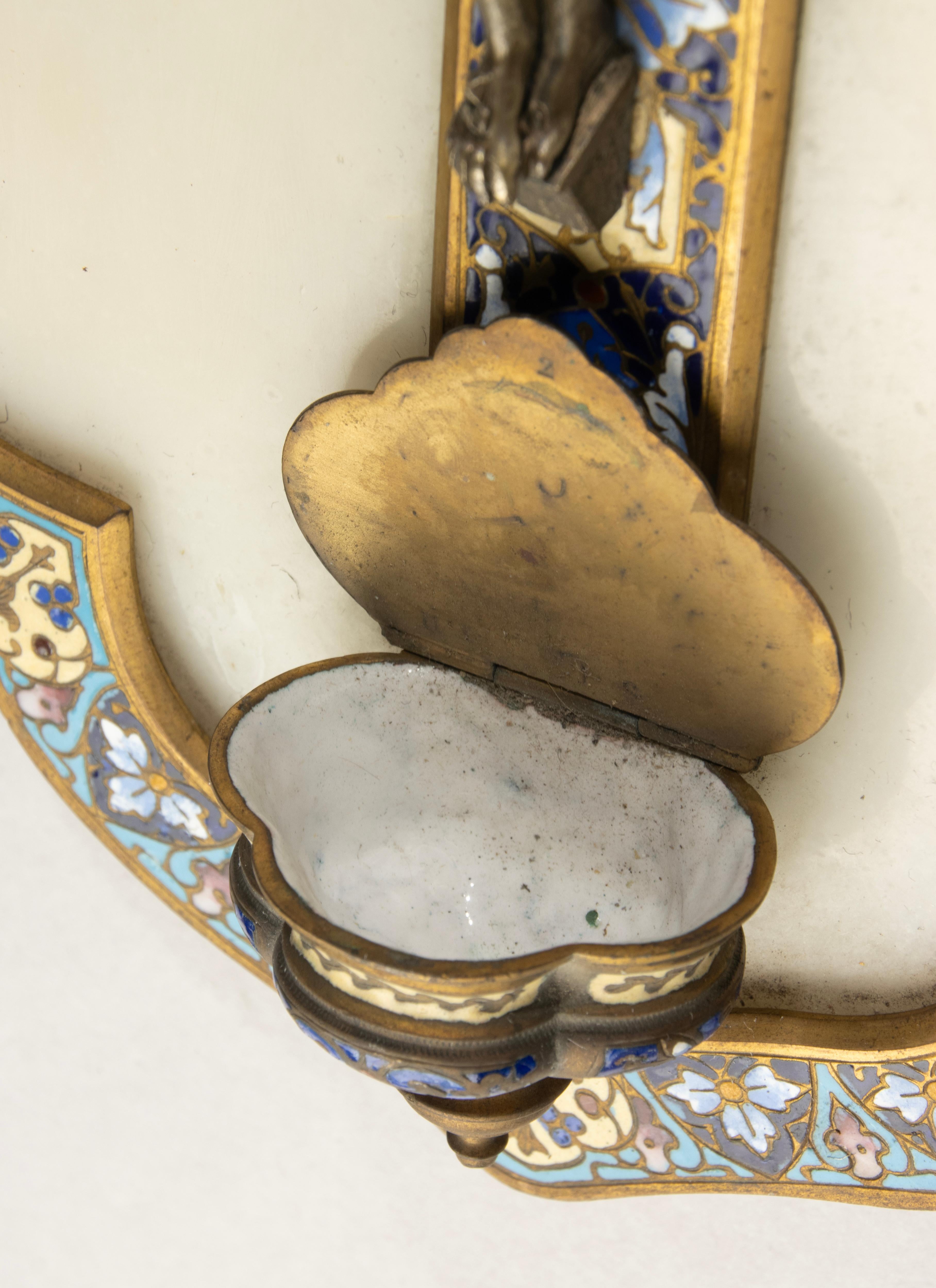 Fin du 19ème siècle Fontaine à eau bénite - Crucifix Jésus en bronze - Emaux cloisonnés en vente 4