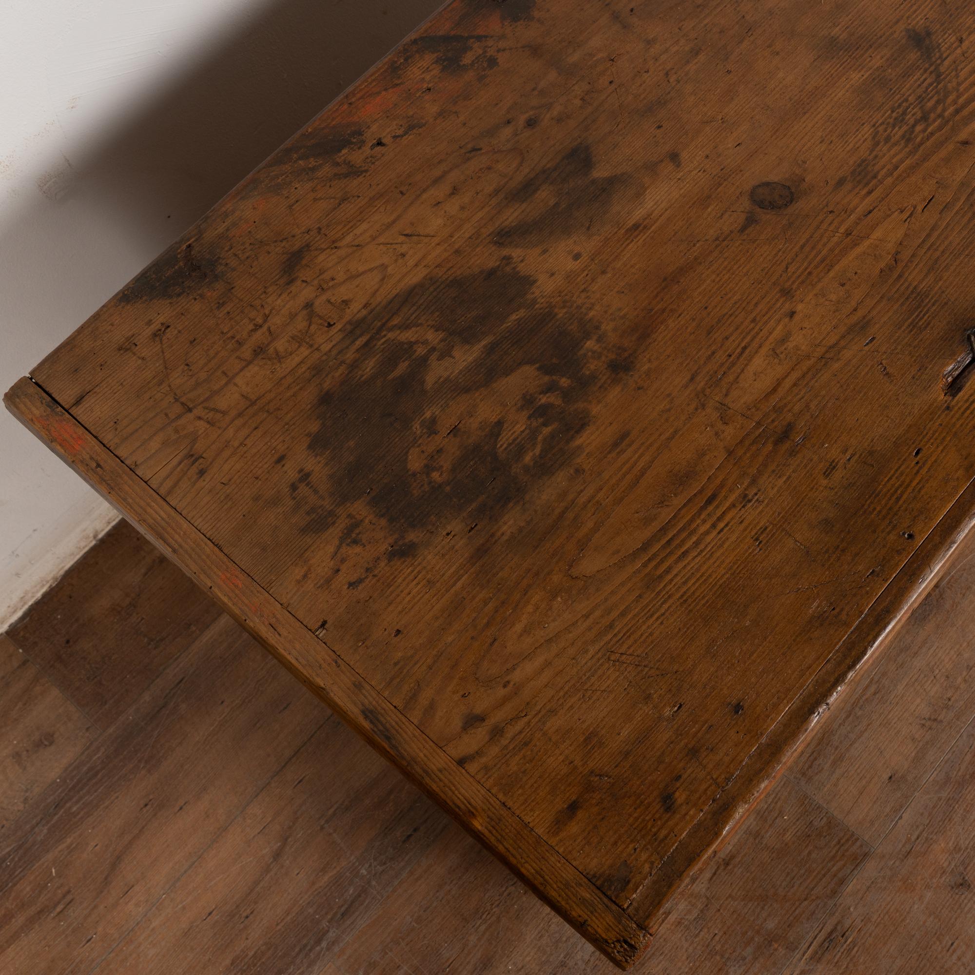 Baule di pino dipinto originale ungherese della fine del XIX secolo in vendita 3