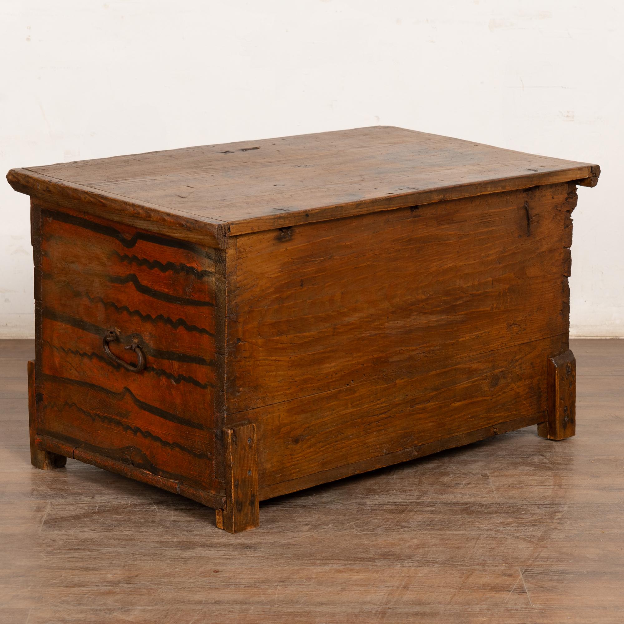 Baule di pino dipinto originale ungherese della fine del XIX secolo in vendita 7