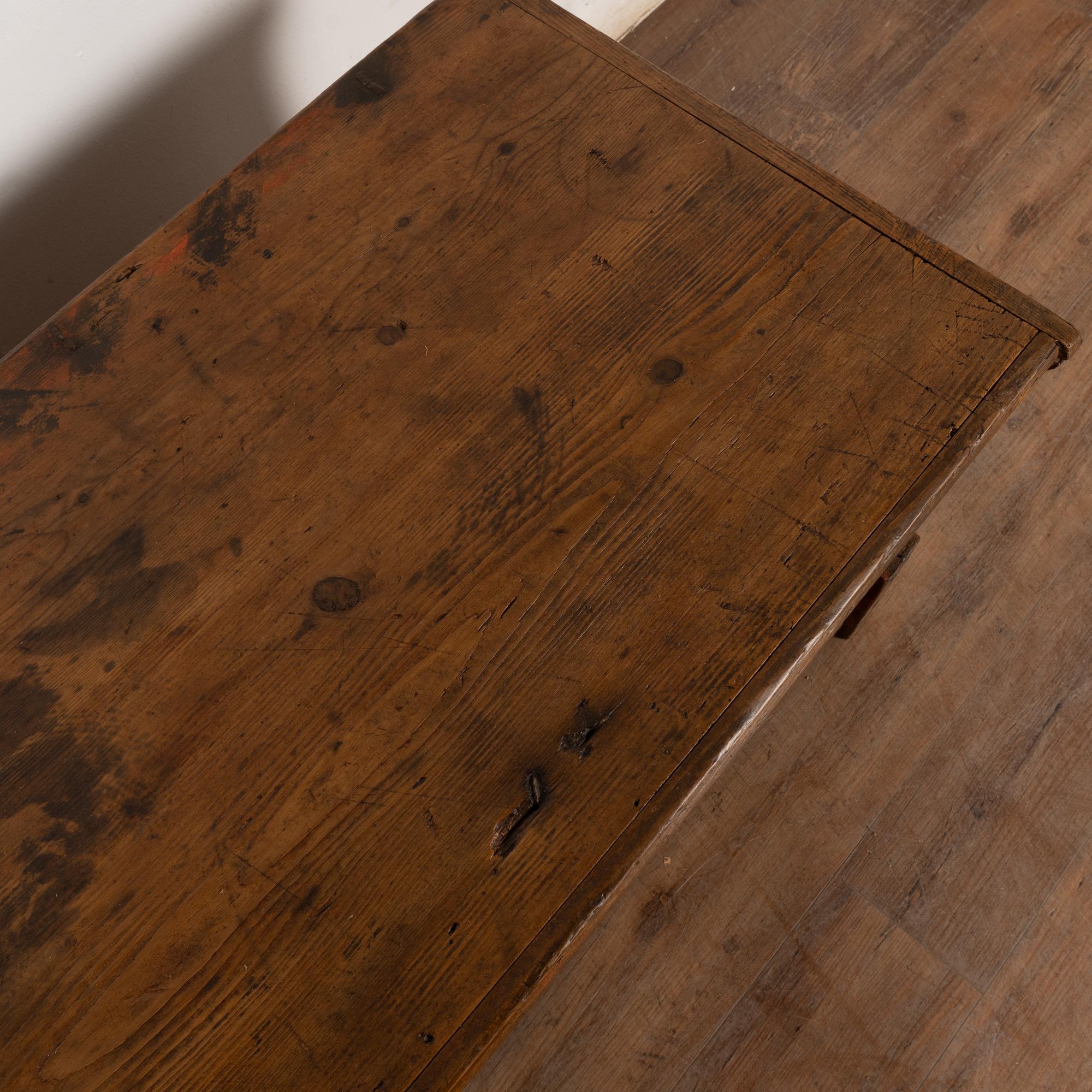 Baule di pino dipinto originale ungherese della fine del XIX secolo in vendita 2