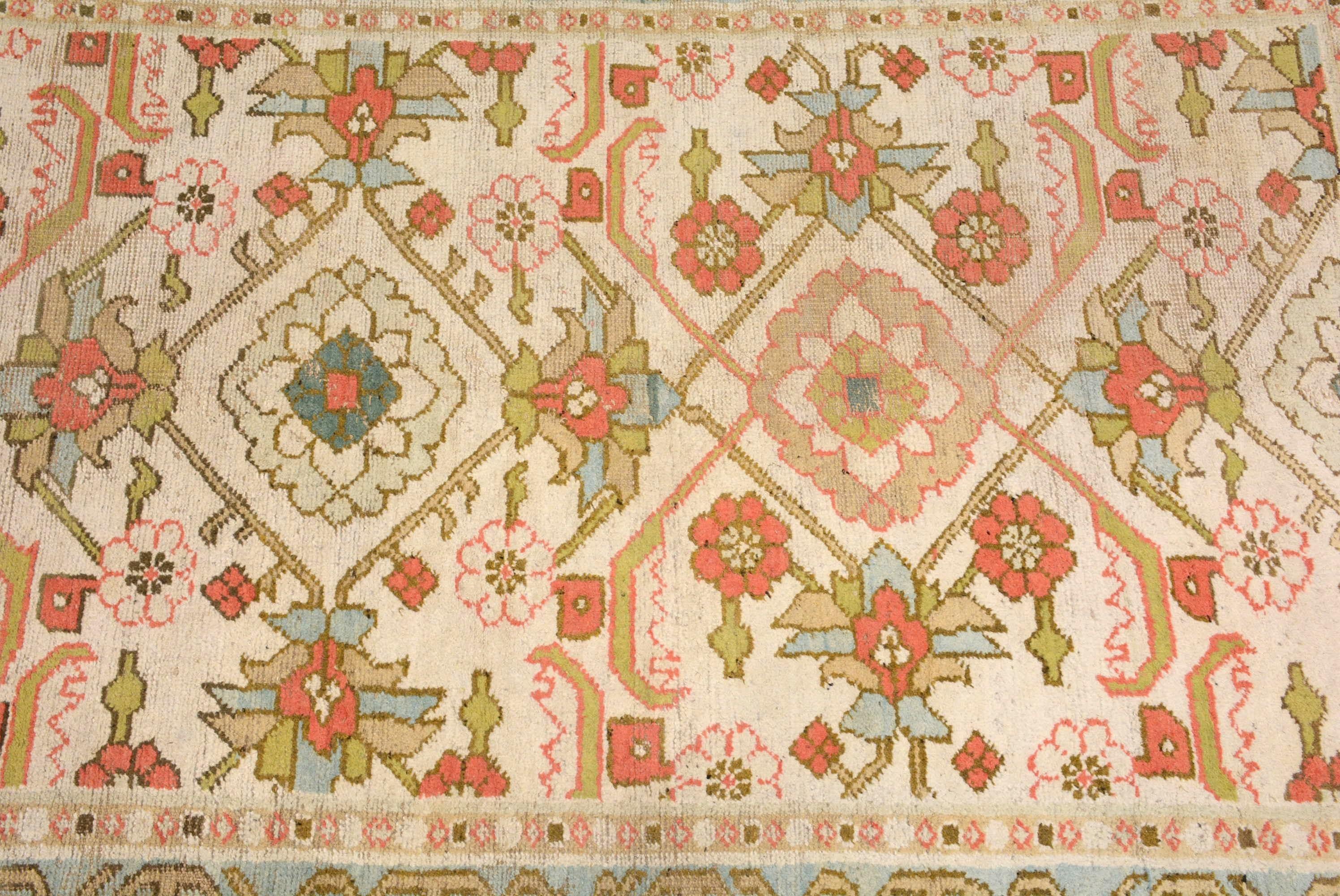 Rugs woven in the Deccan, the southern peninsula of India south of the Narmada River, exhibit colorations and motifs independent from those woven in the northern part of the country. This is often attributed to the close economic, cultural, and