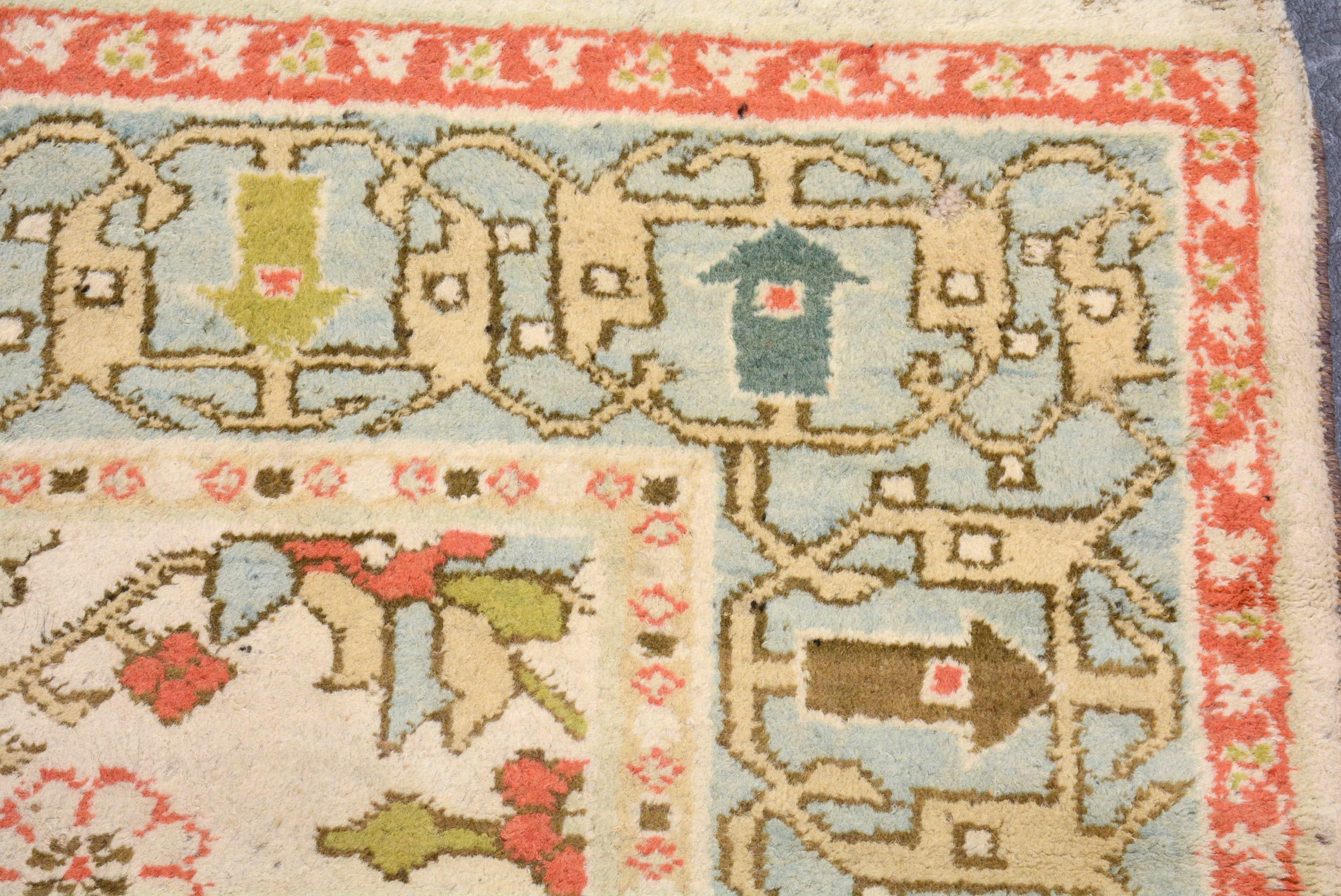 Late 19th Century Indian Deccan Rug In Distressed Condition For Sale In Closter, NJ