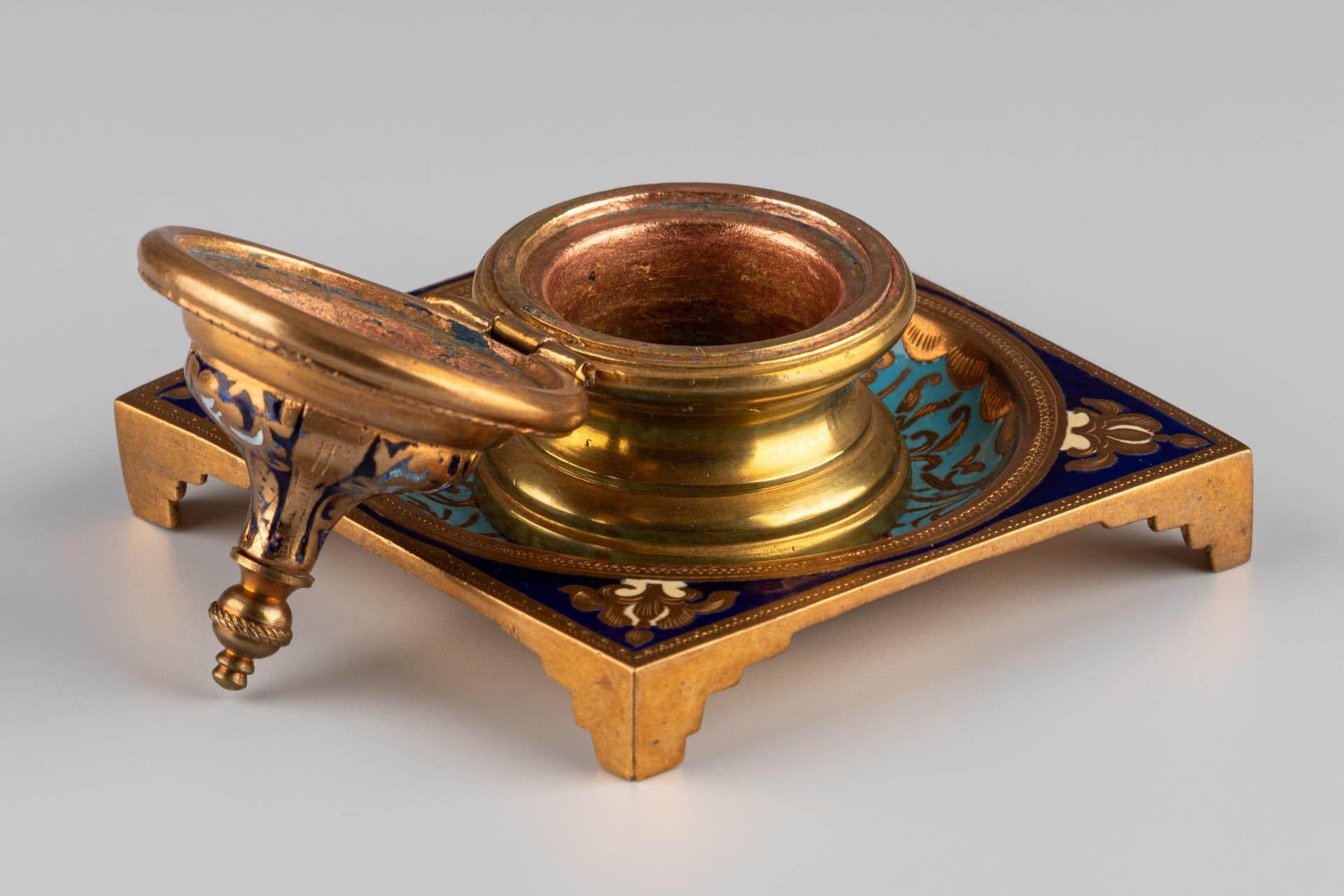 Calamaio della fine del XIX secolo con decorazione a smalto, Francia, circa 1870-1890 in vendita 2