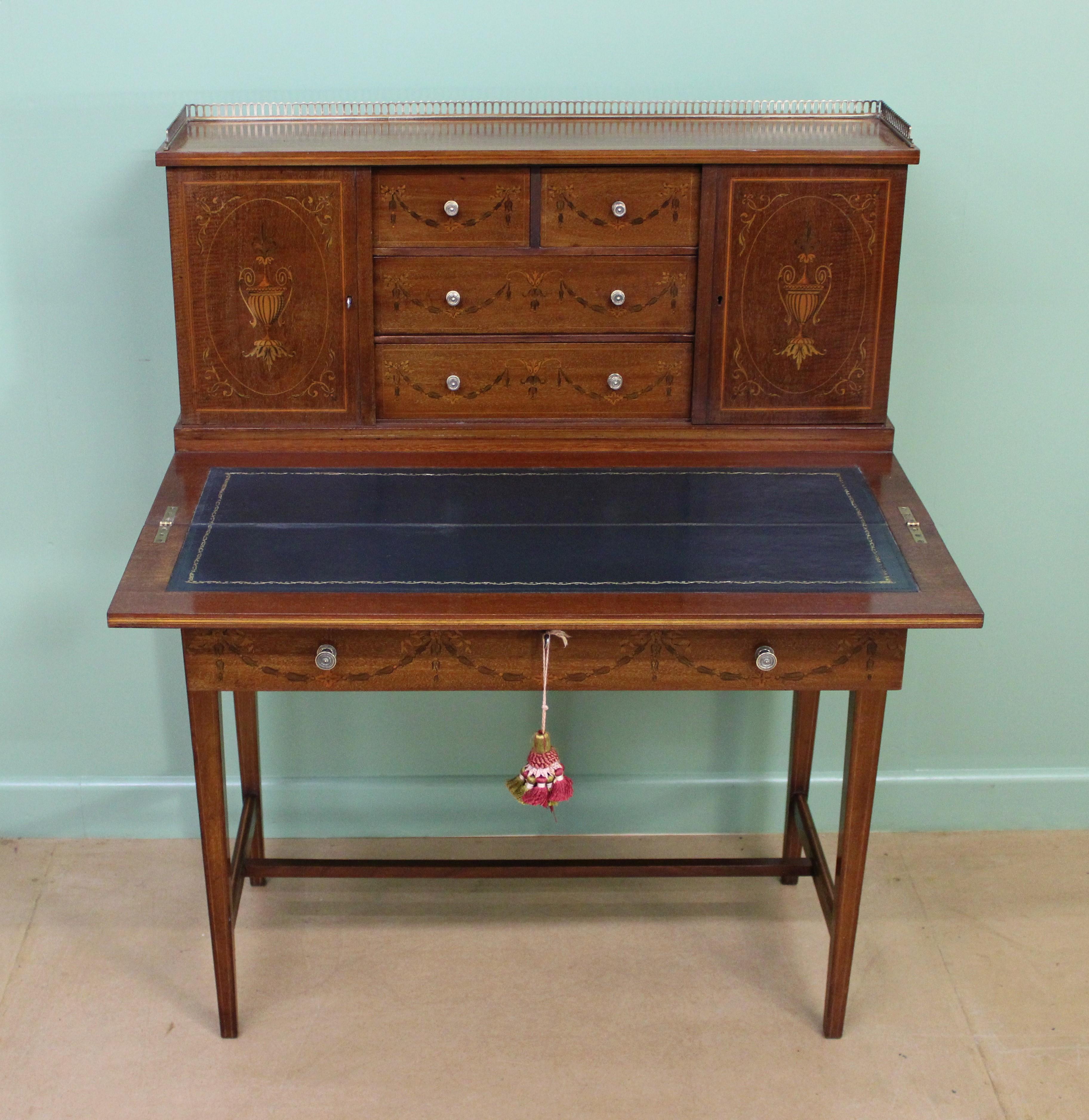Late 19th Century Inlaid Mahogany Bonheur Du Jour by Jas Shoolbred & Co. For Sale 4