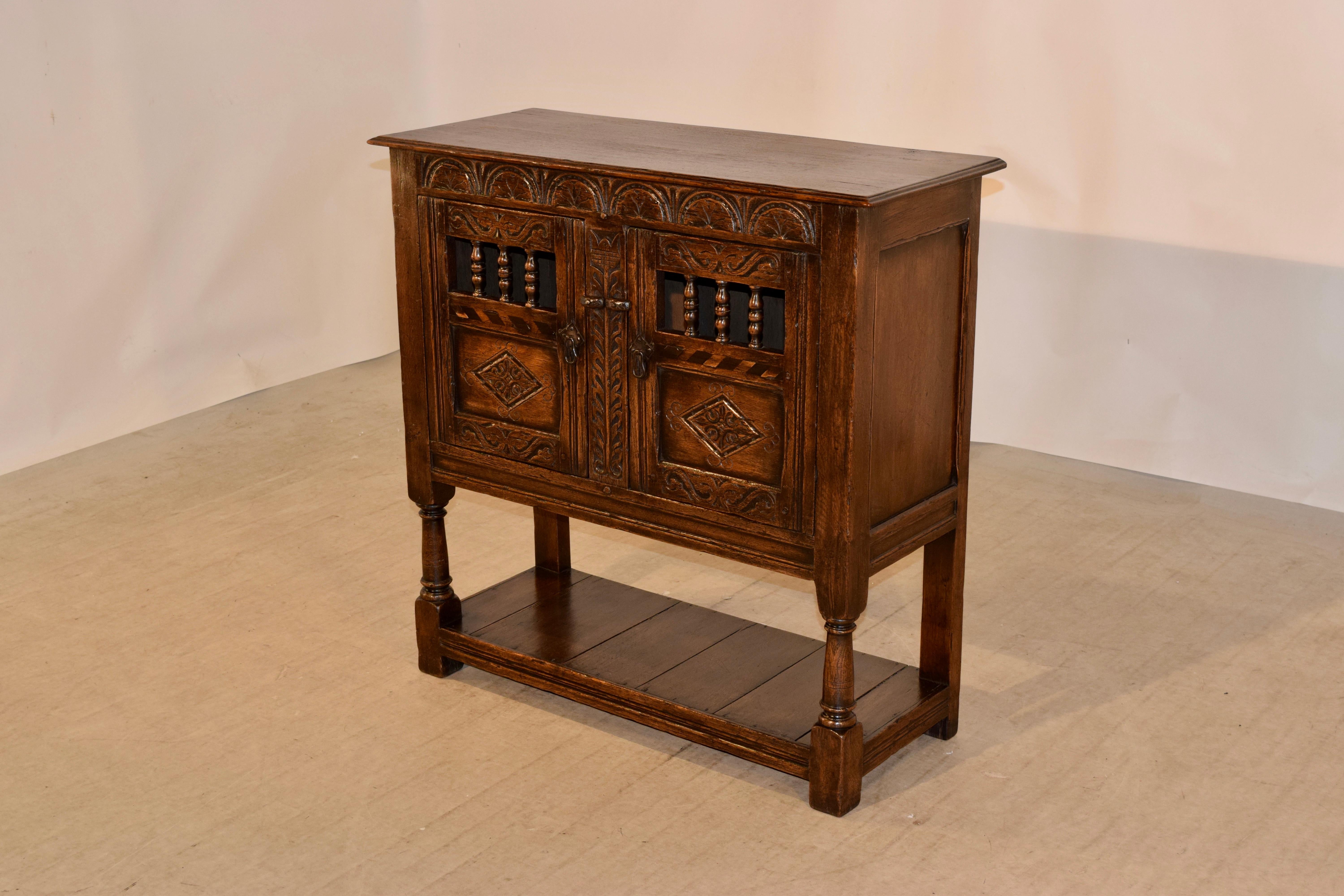 Late 19th Century Ipswitch Oak Server In Good Condition In High Point, NC