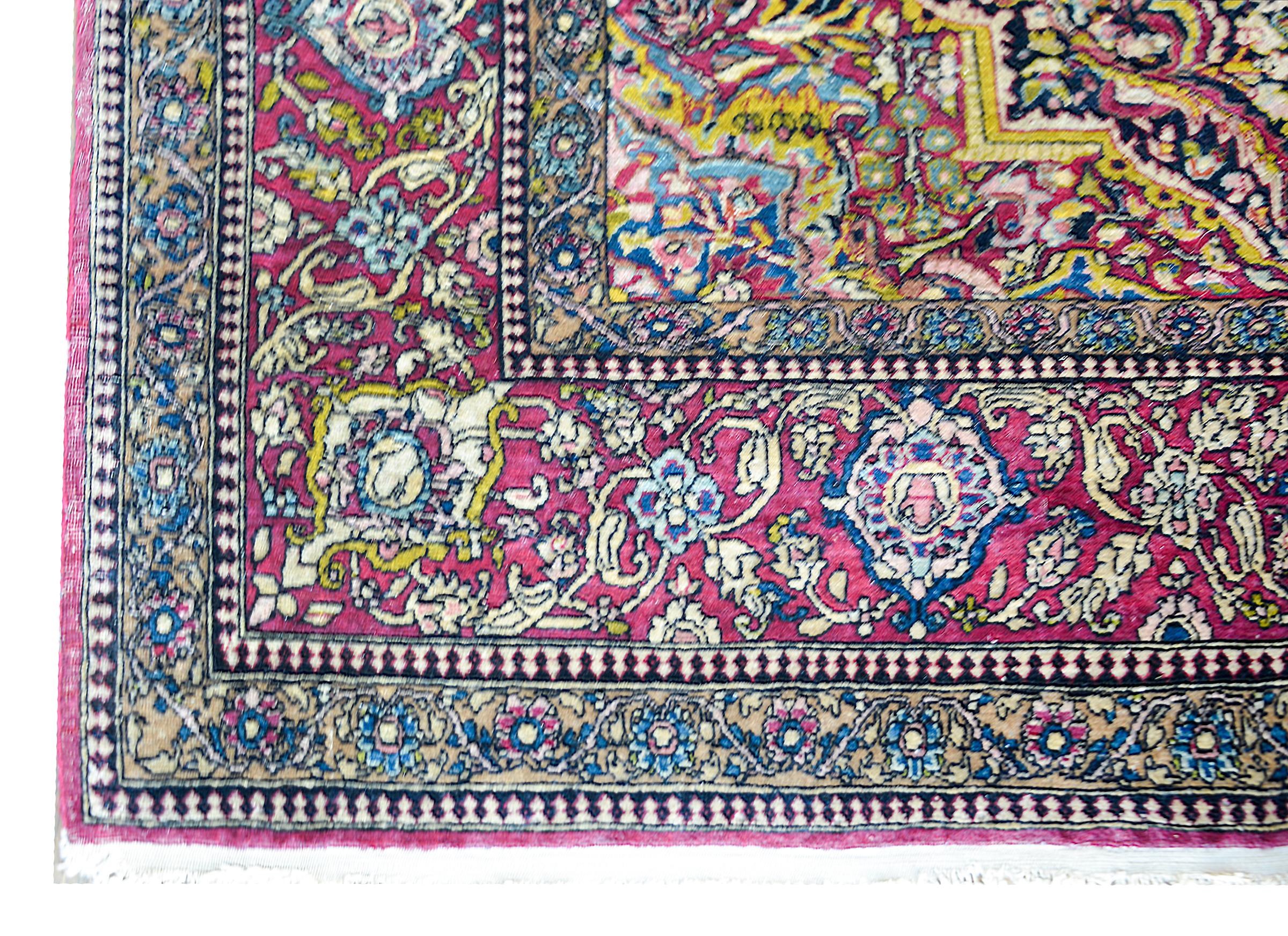Tappeto Isfahan della fine del XIX secolo in vendita 4