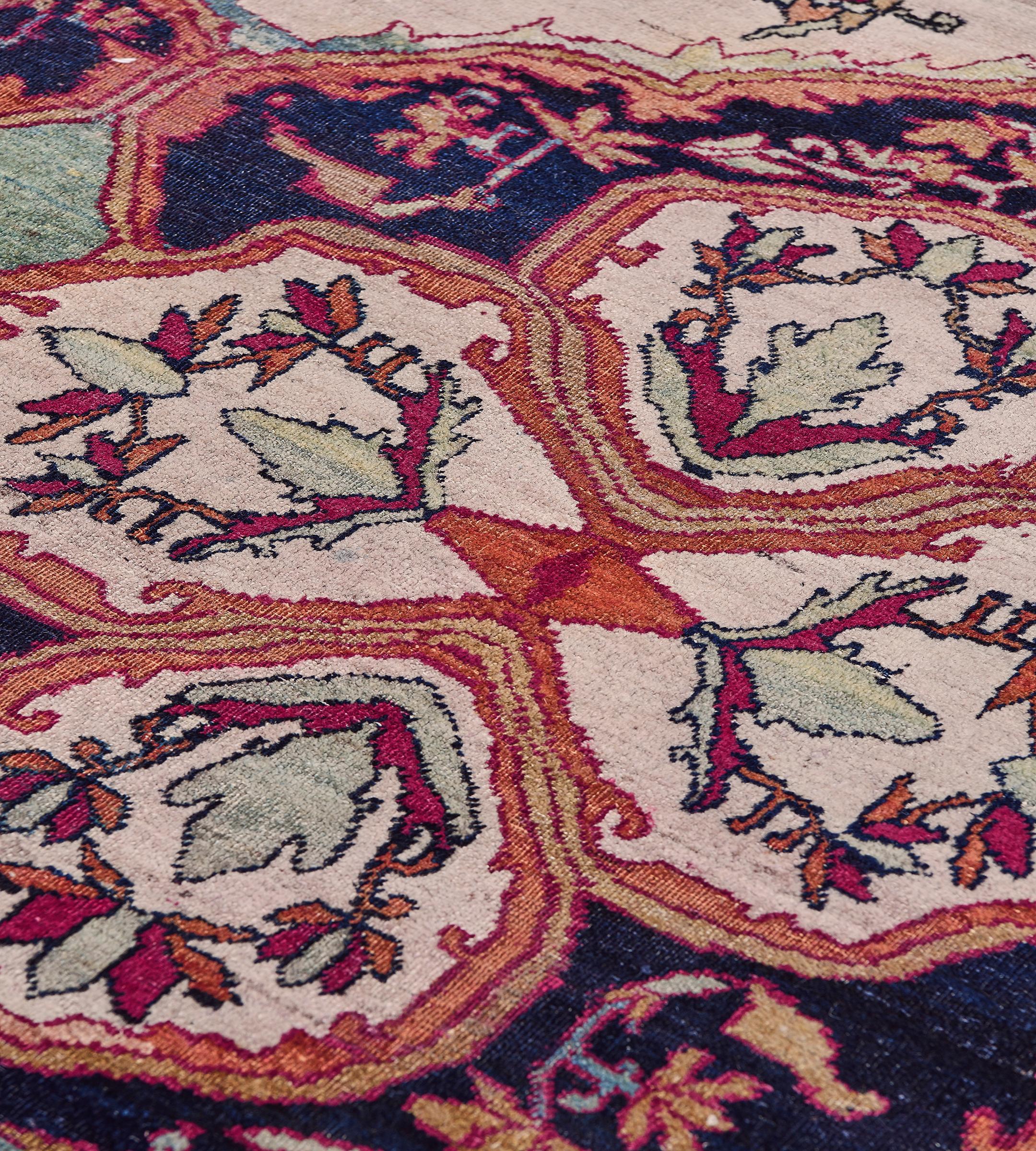 Late 19th Century Isfahan Rug from Central Persia For Sale 1